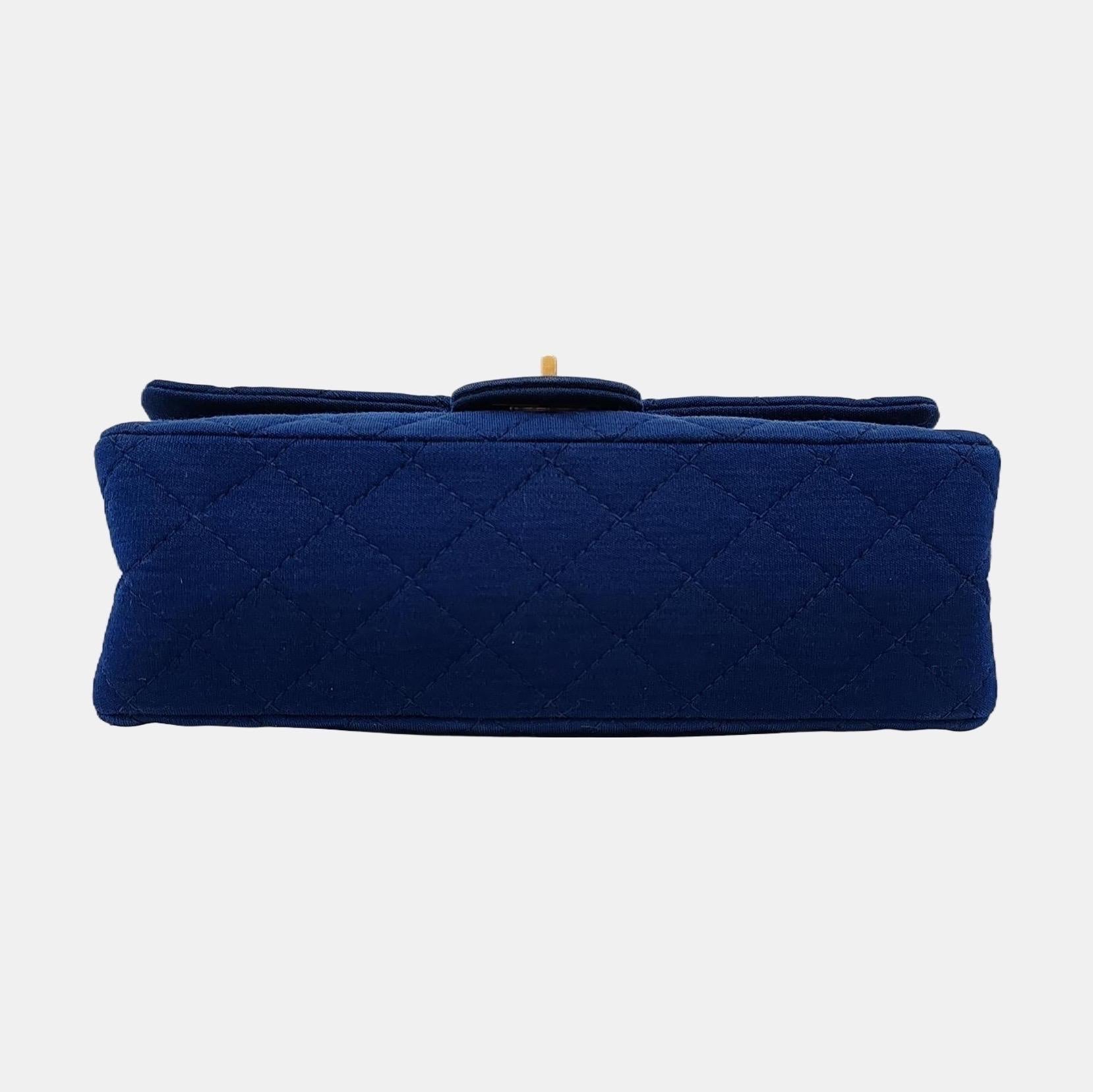 Chanel 2.55 Double Flap Medium Blu Reale in Fabrice Oro con tracolla a catena in vendita 4