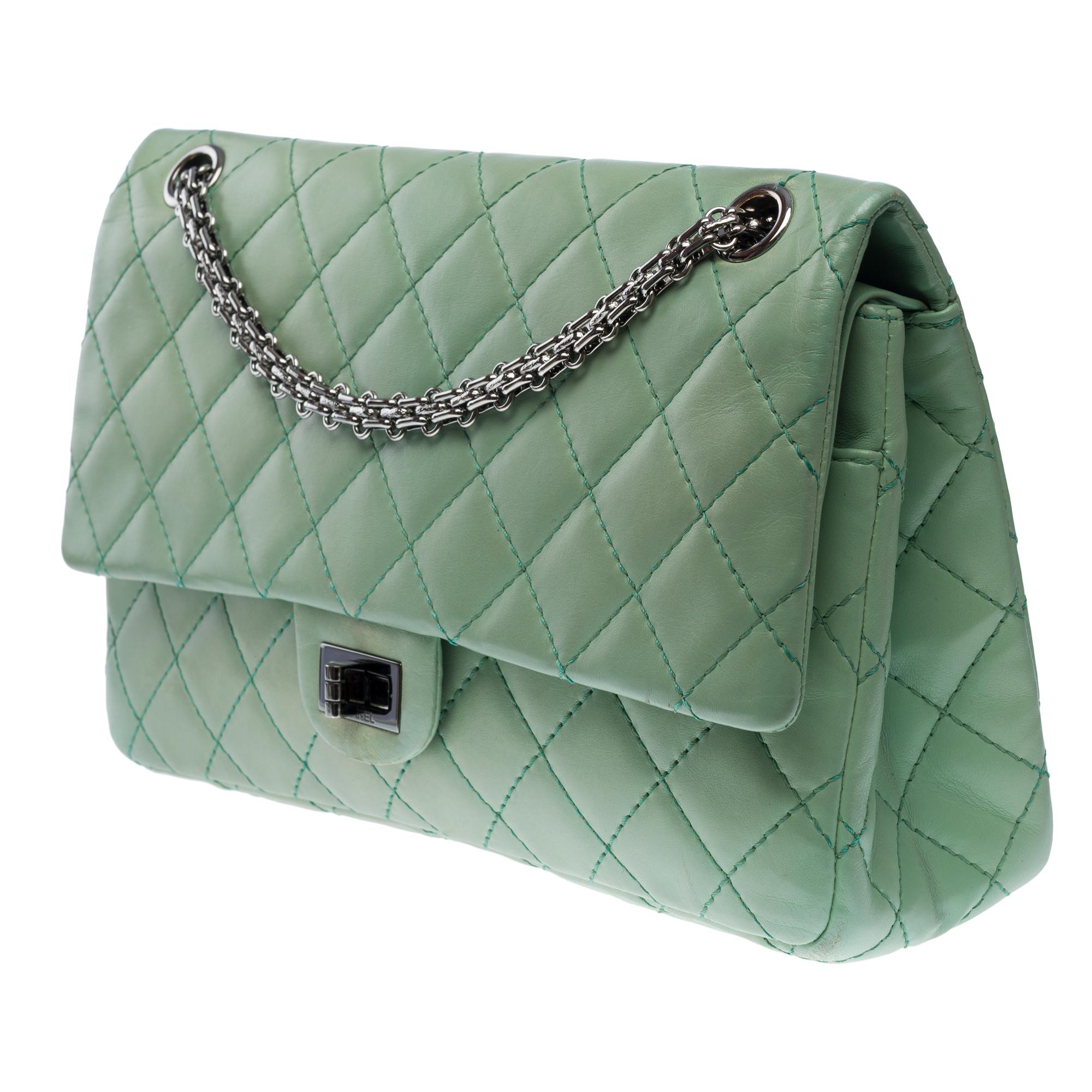 Chanel 2.55 double flap shoulder bag in Green quilted lambskin leather, PHW In Good Condition For Sale In Paris, IDF