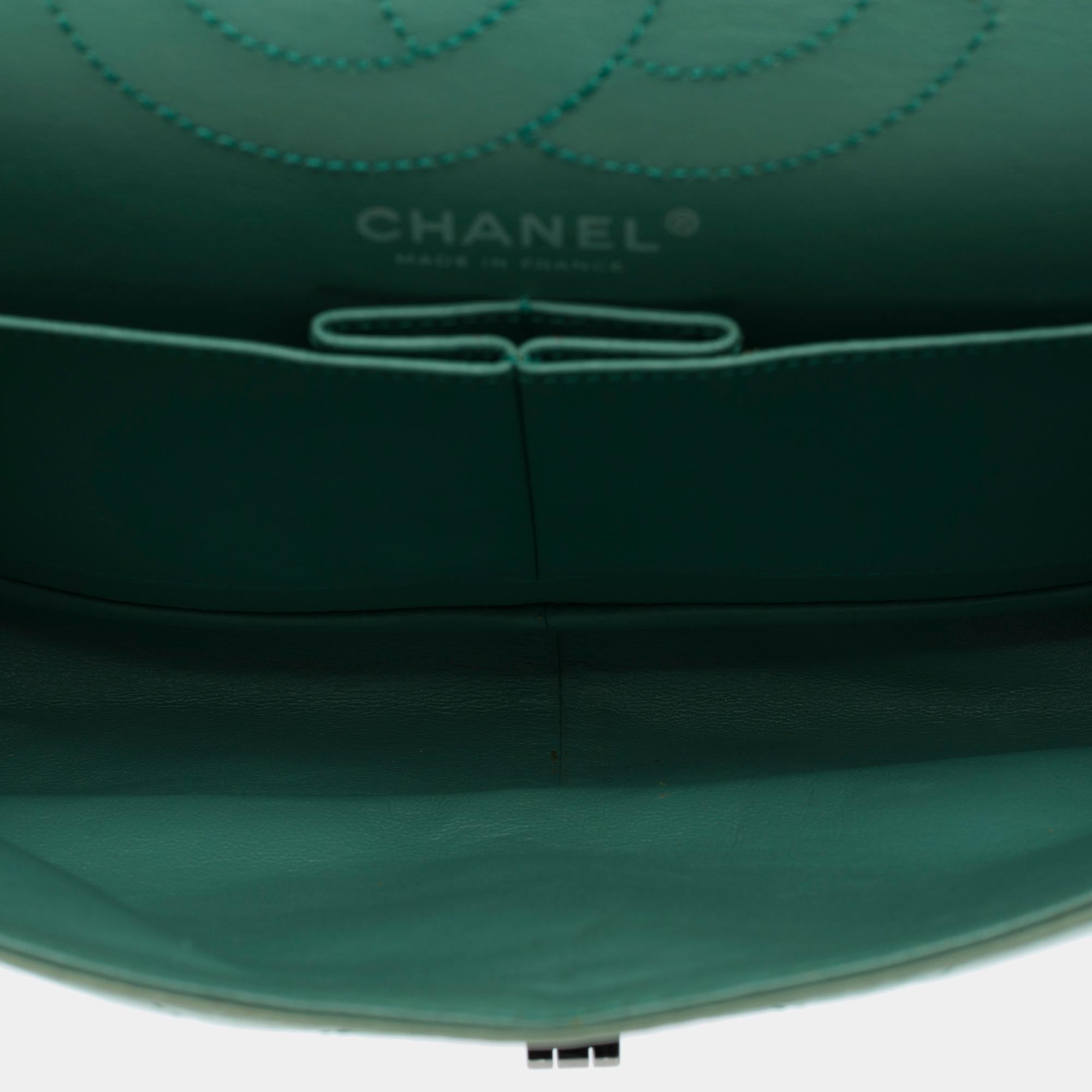 Chanel 2.55 double flap shoulder bag in Green quilted lambskin leather, PHW For Sale 3