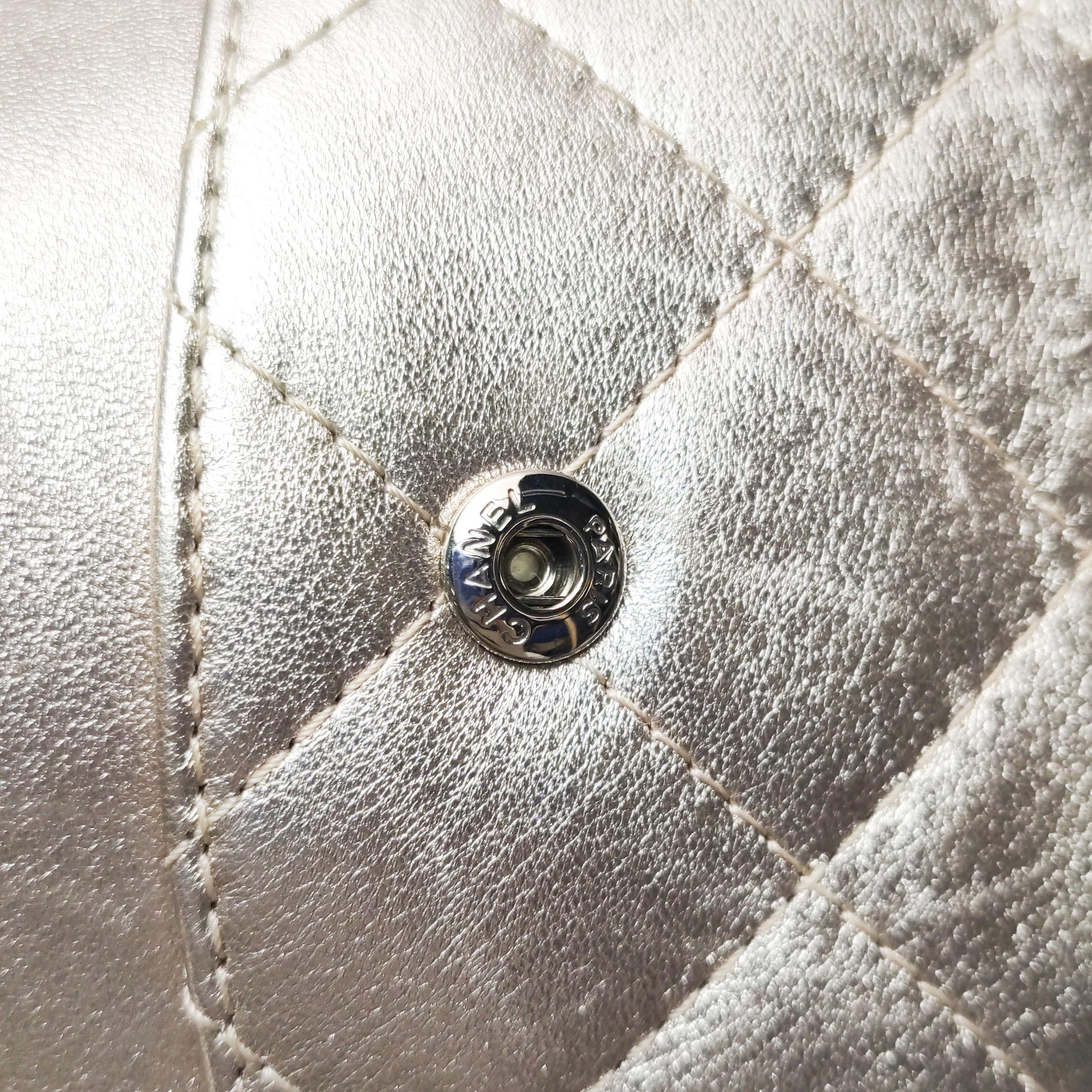 Chanel 2.55 Flap Bag Maxi Rose Gold Iridescent Lambskin Leather Silver Hardware For Sale 6