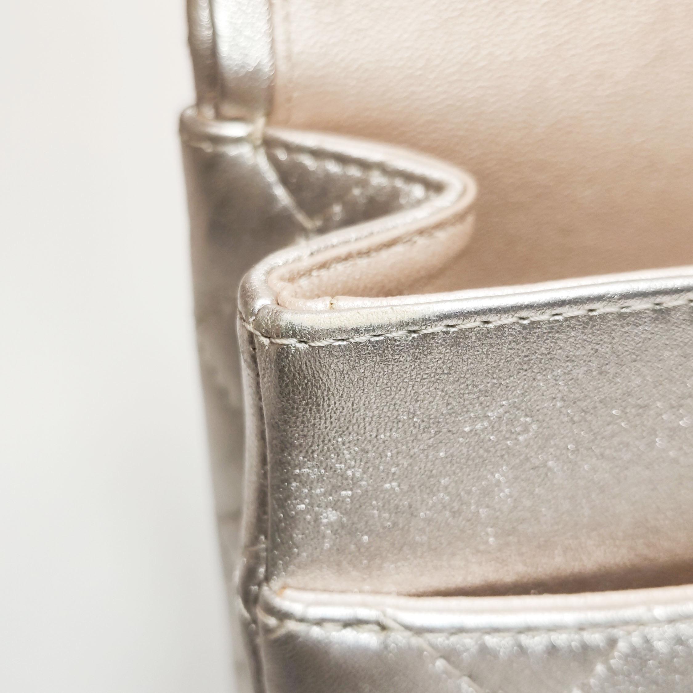 Chanel 2.55 Flap Bag Maxi Rose Gold Iridescent Lambskin Leather Silver Hardware For Sale 10