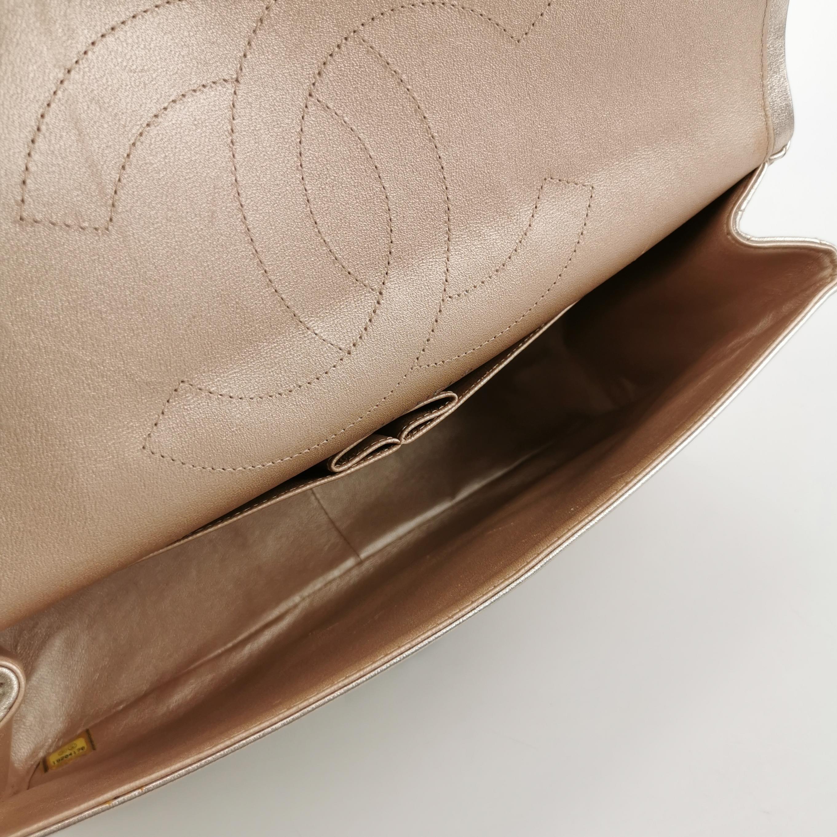 Chanel 2.55 Flap Bag Maxi Rose Gold Iridescent Lambskin Leather Silver Hardware For Sale 2