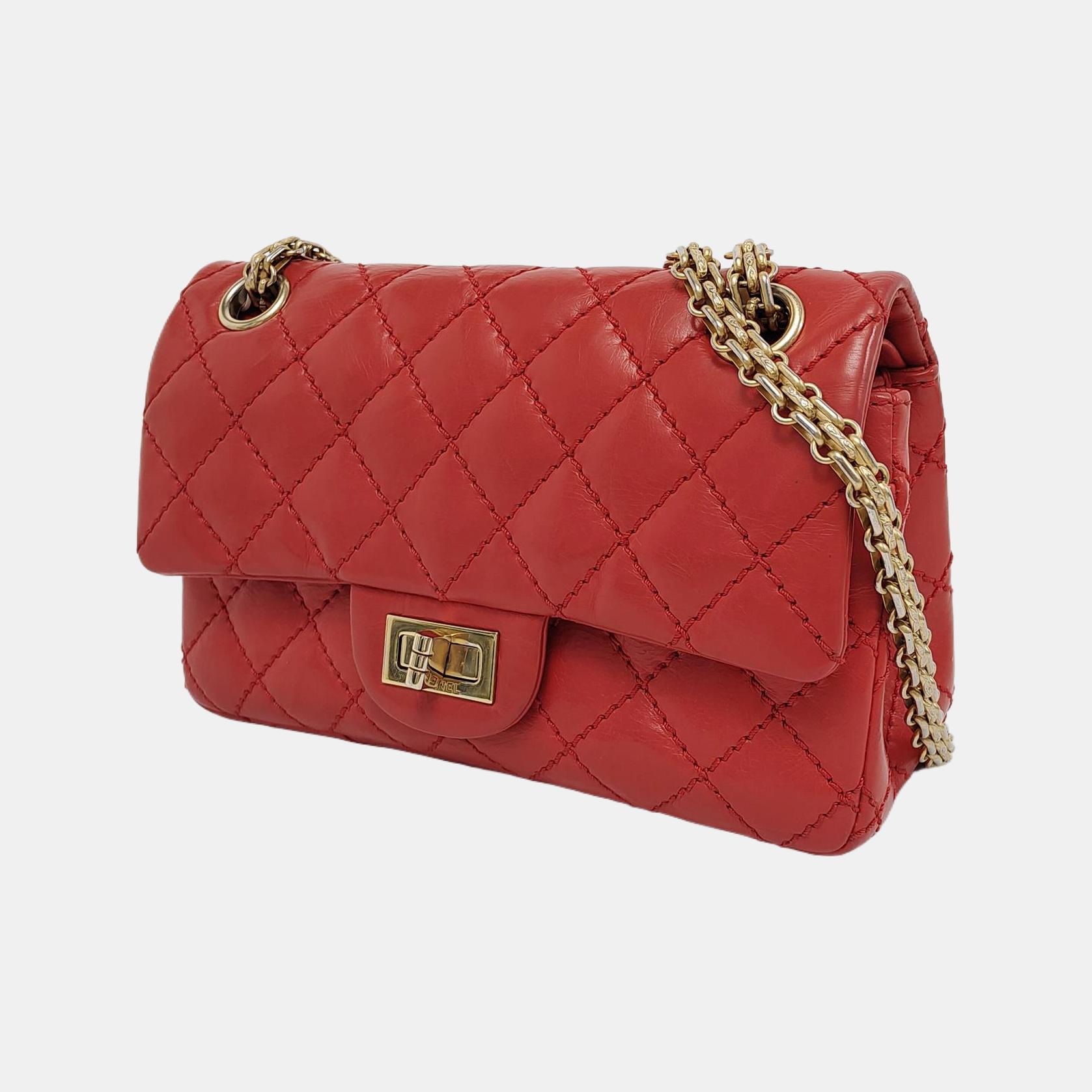 Chanel 2.55 Flap Bag Mini Red Lambskin Leather Gold-tone Hardware In Good Condition In AUBERVILLIERS, FR