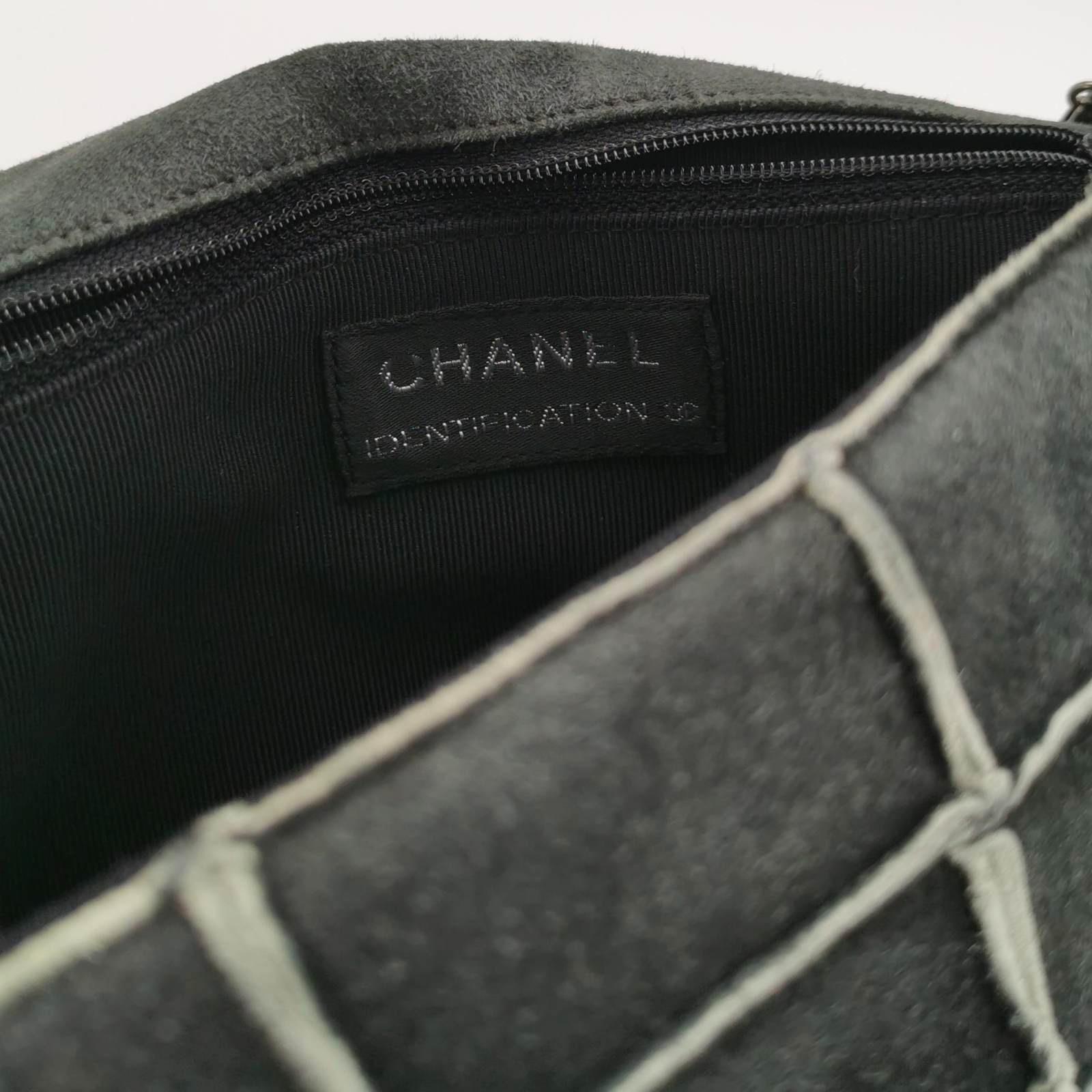 Chanel 2.55 Flap Bag Vintage Chocolate Bar 1997 Medium Suede Green 3