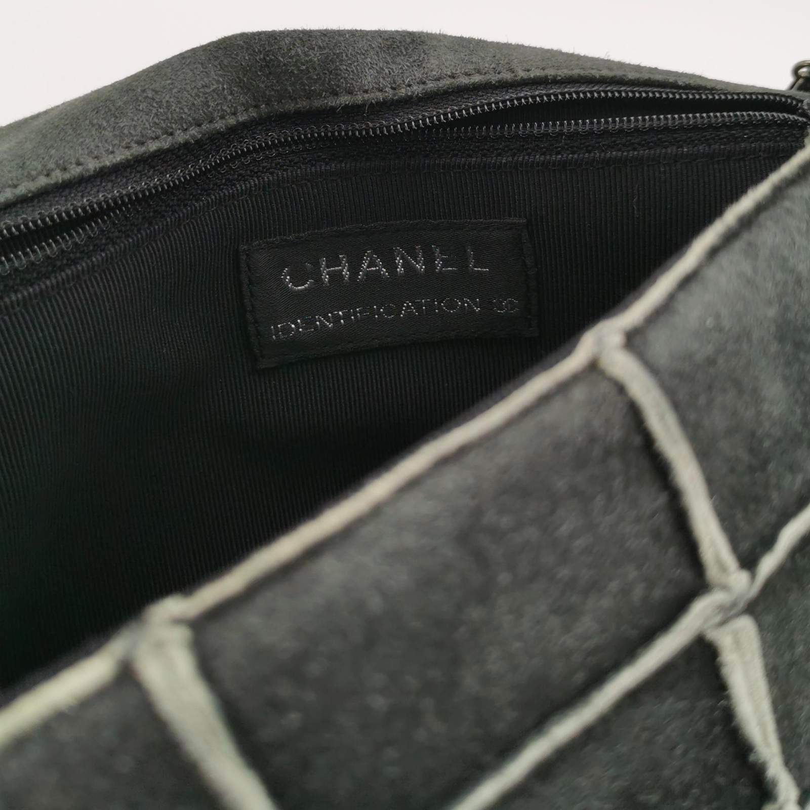 Chanel 2.55 Klappentasche Vintage Schokoladenbraun 1997 Medium Wildleder Grün 3