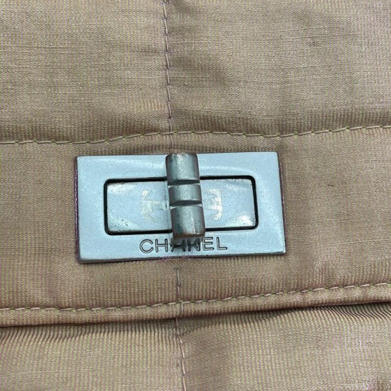 Chanel 2.55 Flap Bag Vintage Cloth Chocolate Bar 1997 Small Iridescent Pink For Sale 11