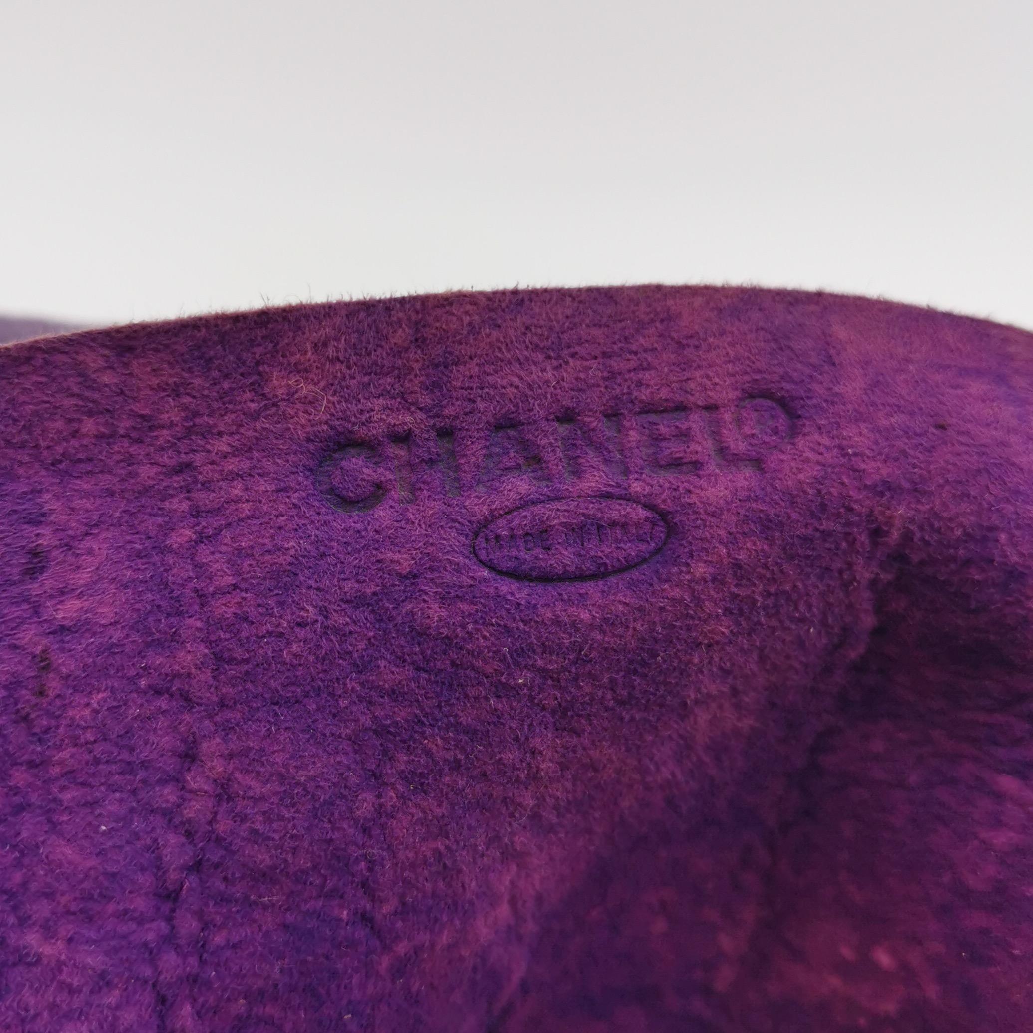 Chanel 2.55 Flap Vintage Chocolate Bar Purple Suede Crossbody Messenger Bag For Sale 3