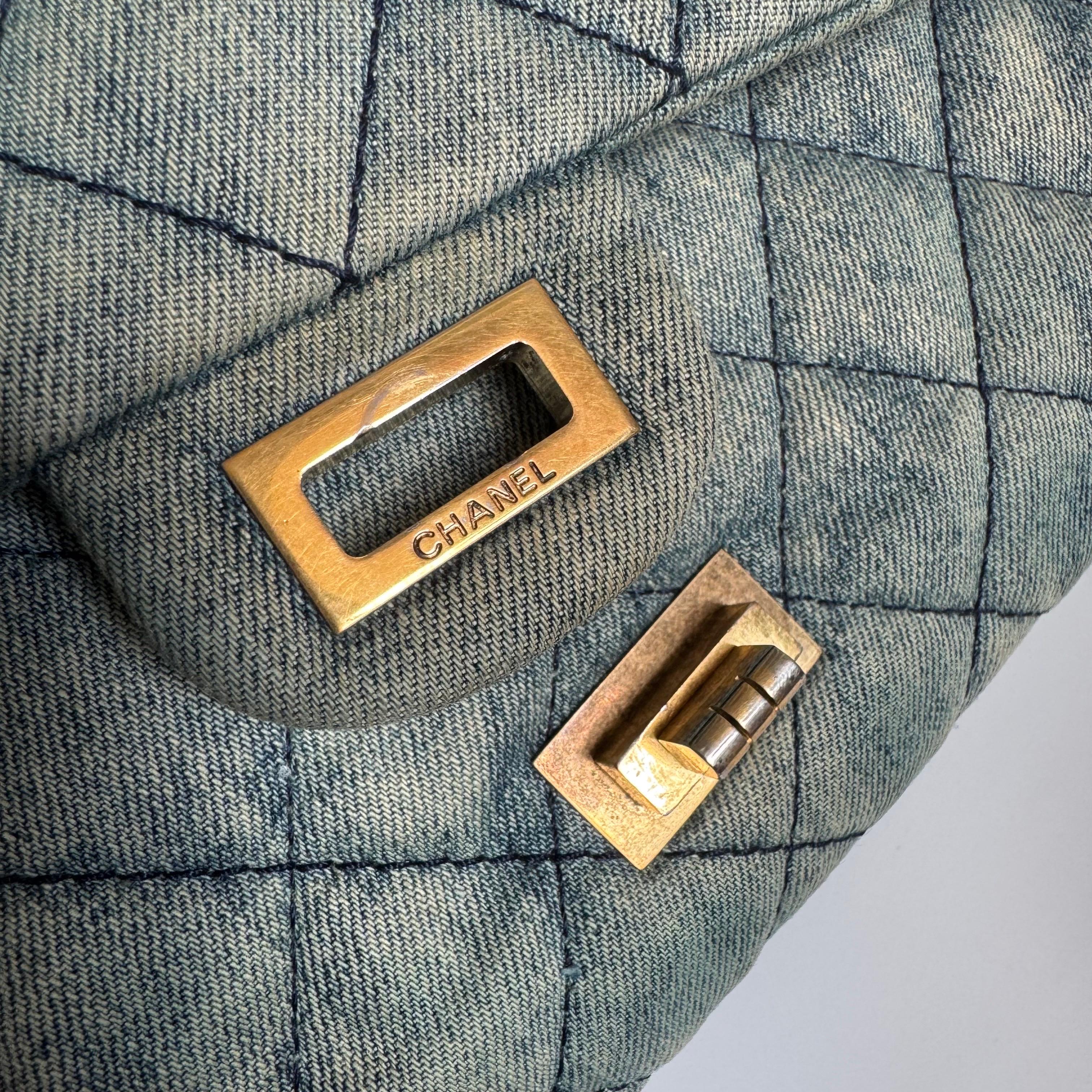 Chanel 2.55 Jumbo Double Flap Denim Gold-tone Hardware 2012 For Sale 5