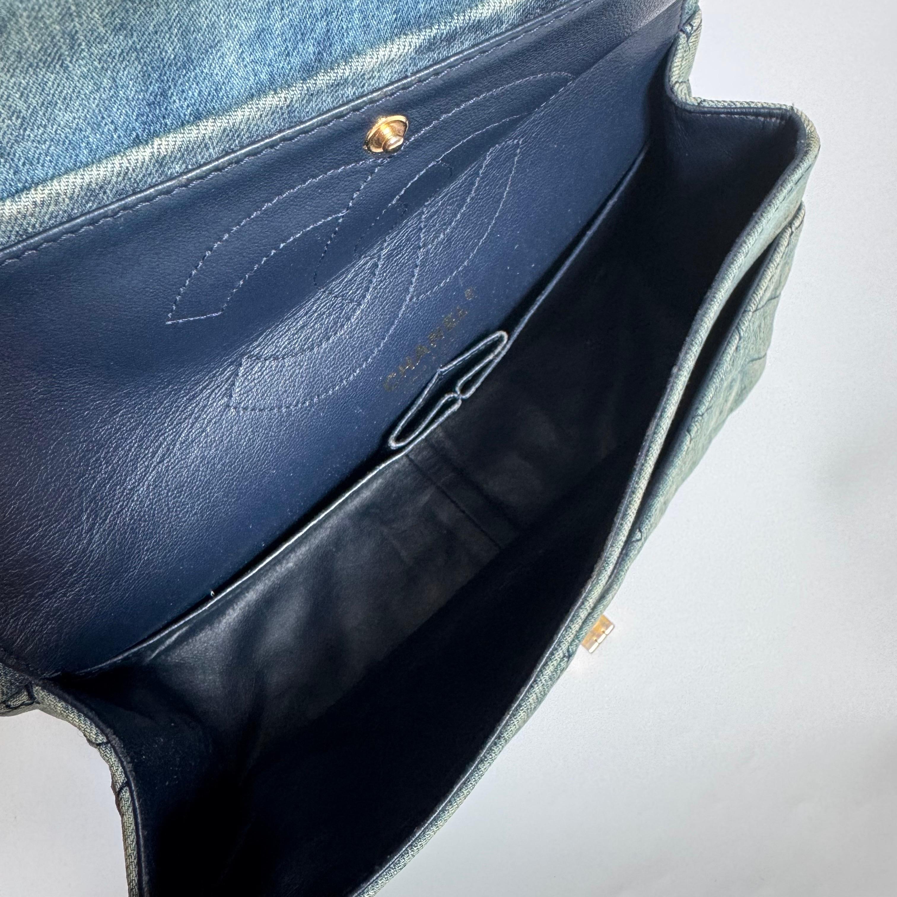 Chanel 2.55 Jumbo Double Flap Denim Gold-tone Hardware 2012 For Sale 9