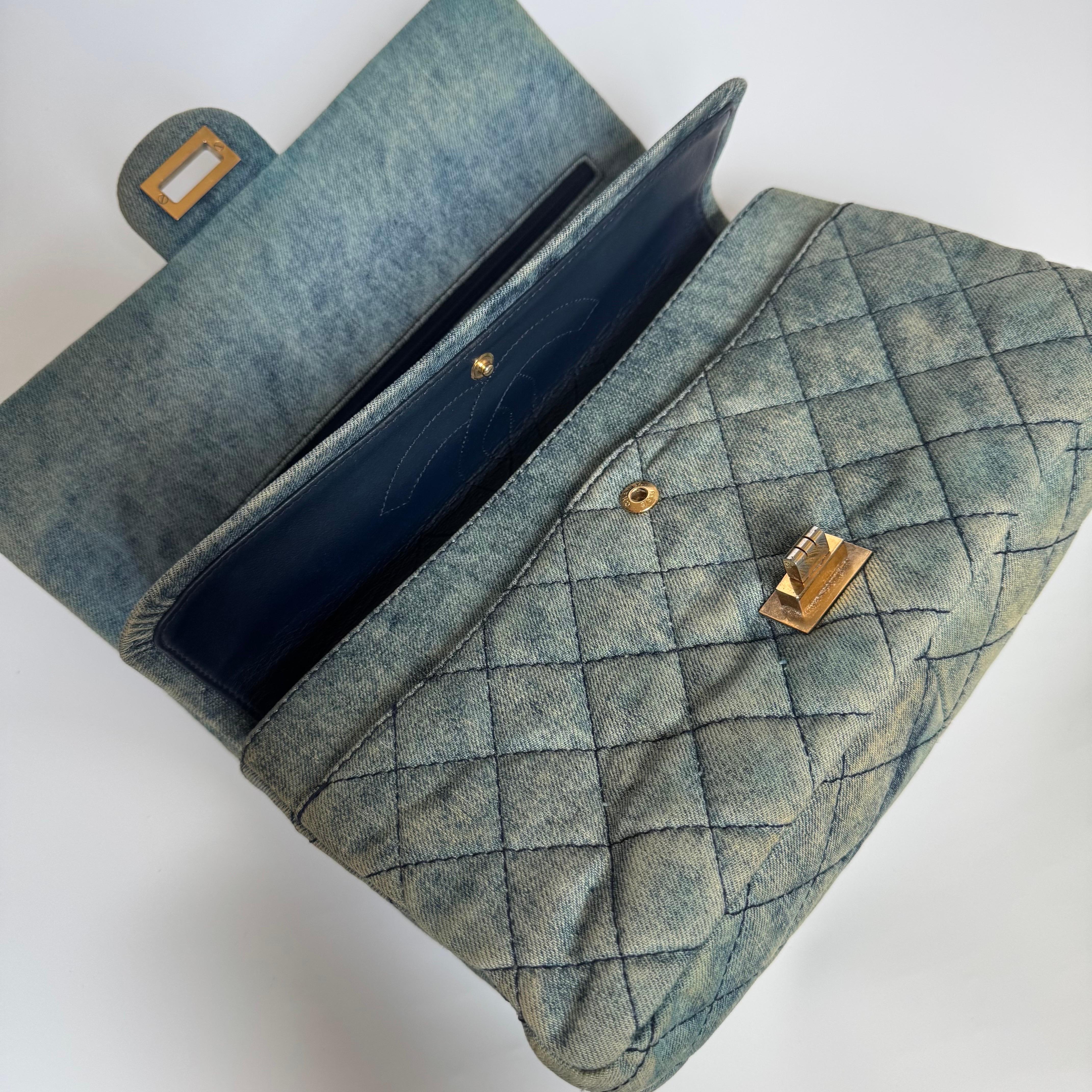 Chanel 2.55 Jumbo Double Flap Denim Gold-tone Hardware 2012 For Sale 10
