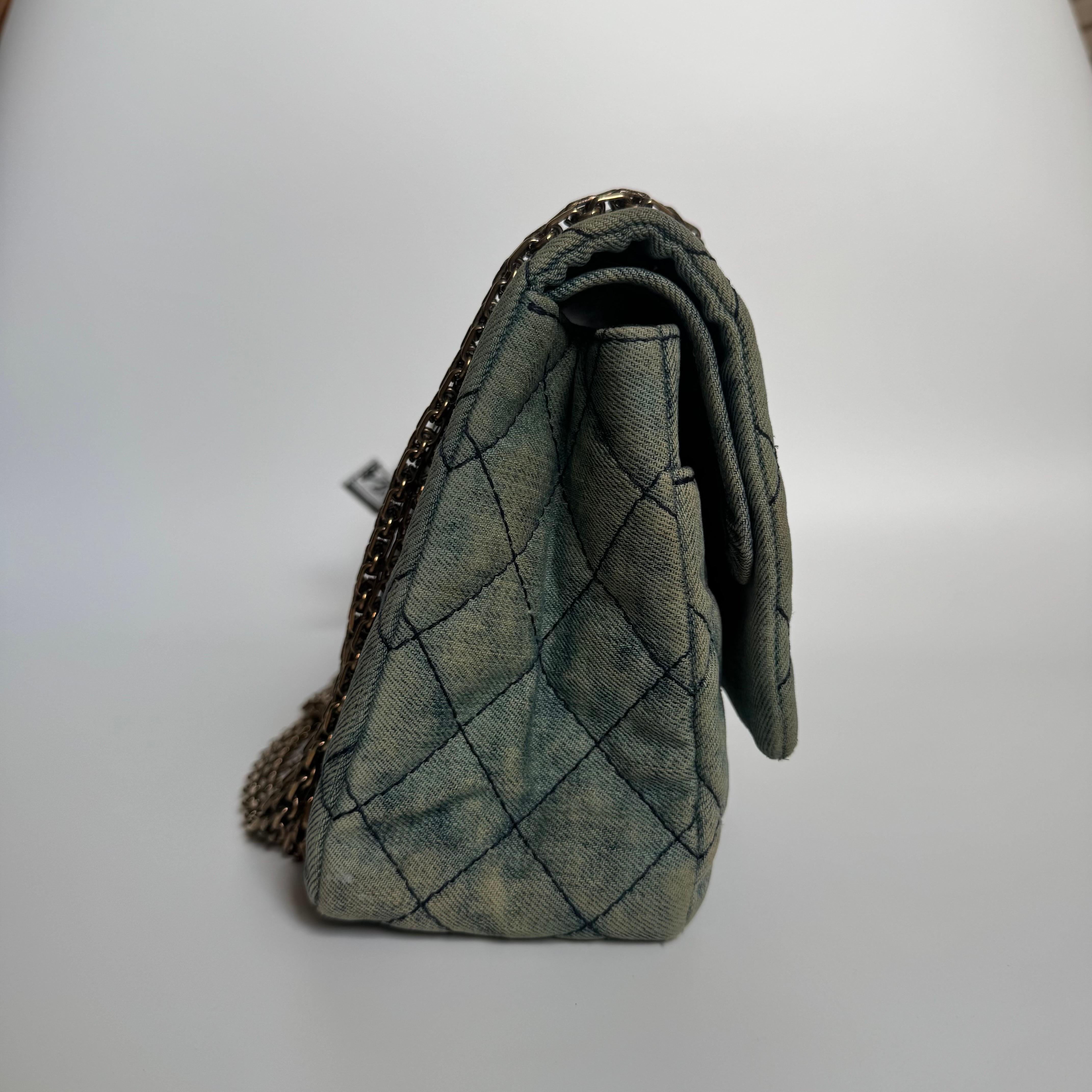 Chanel 2.55 Jumbo Double Flap Denim Gold-tone Hardware 2012 In Good Condition For Sale In AUBERVILLIERS, FR