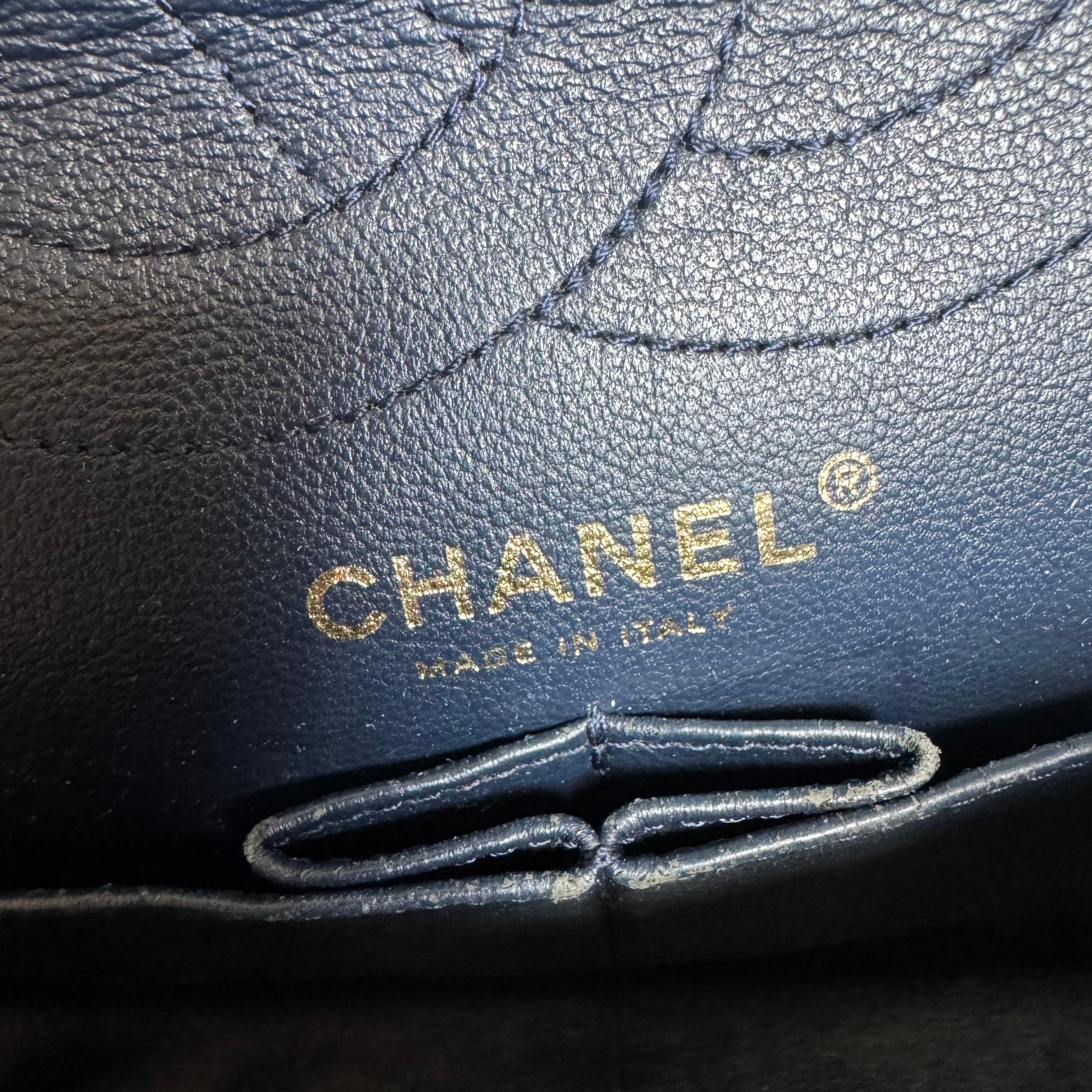 Chanel 2.55 Jumbo Double Flap Denim Gold-tone Hardware 2012 For Sale 4