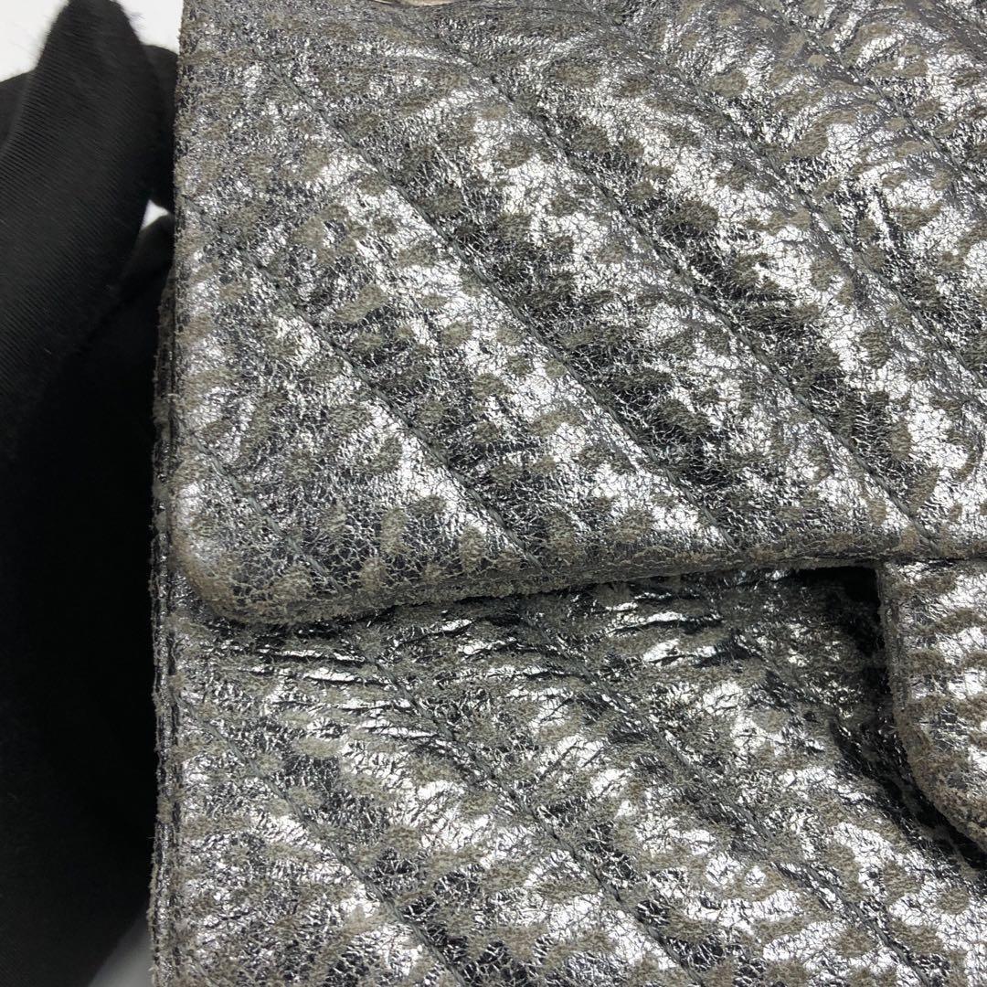 Chanel 2.55 Mini Stitch by Stitch argento con motivo in pelle di vitello Argento HW in vendita 9