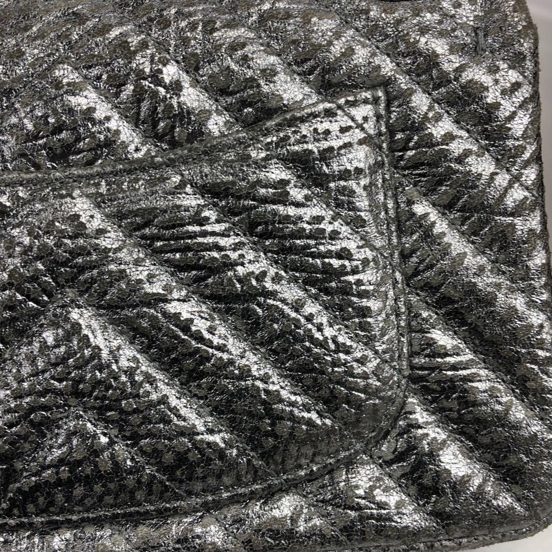 Chanel 2.55 Mini Stitch by Stitch argento con motivo in pelle di vitello Argento HW in vendita 5