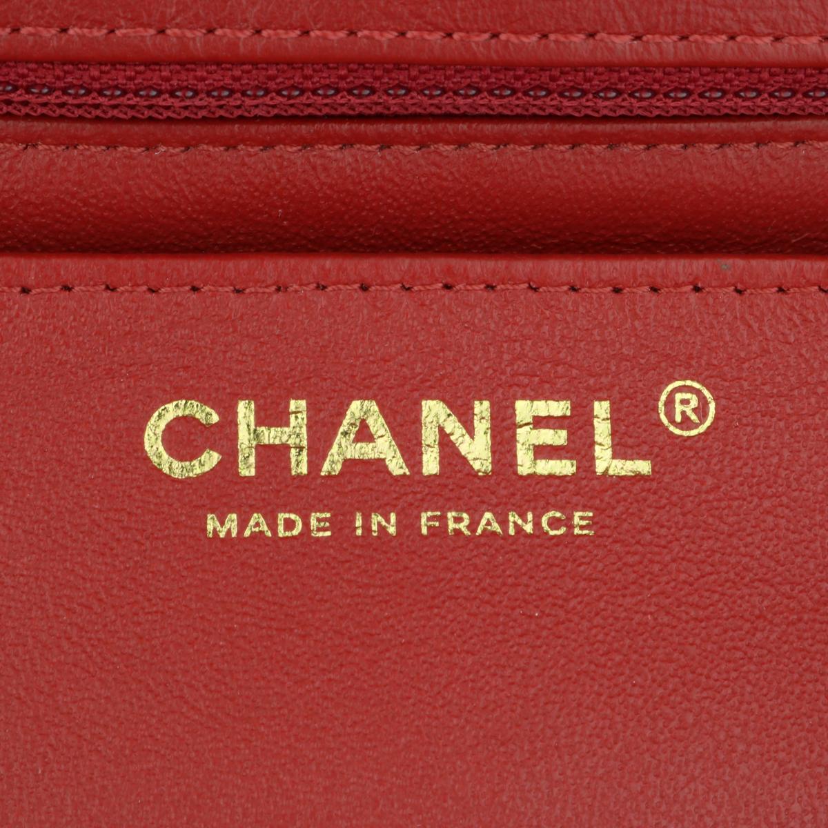 CHANEL 2.55 Mini Reissue Quilted Flap Bag Red Aged Calfskin Gold Hardware 2020 For Sale 11