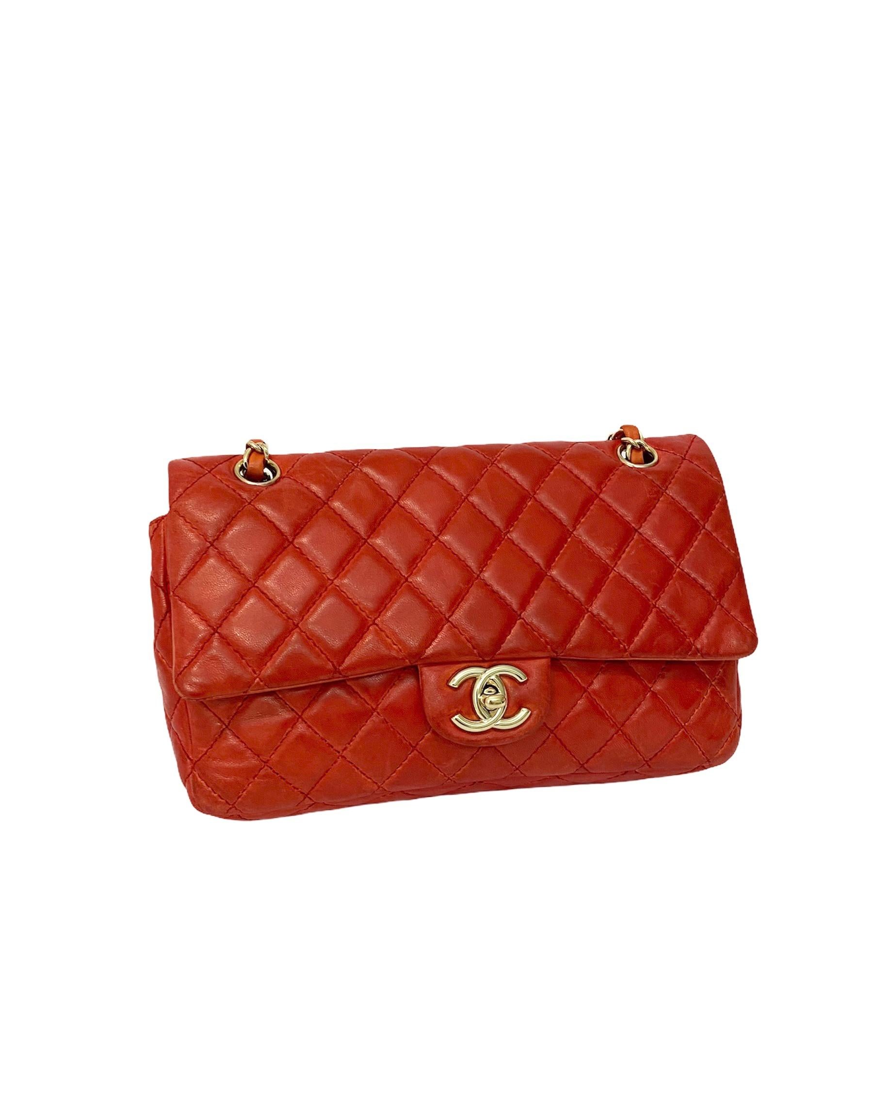 Chanel 2.55 Red Leather with Golden Hardware In Good Condition In Torre Del Greco, IT