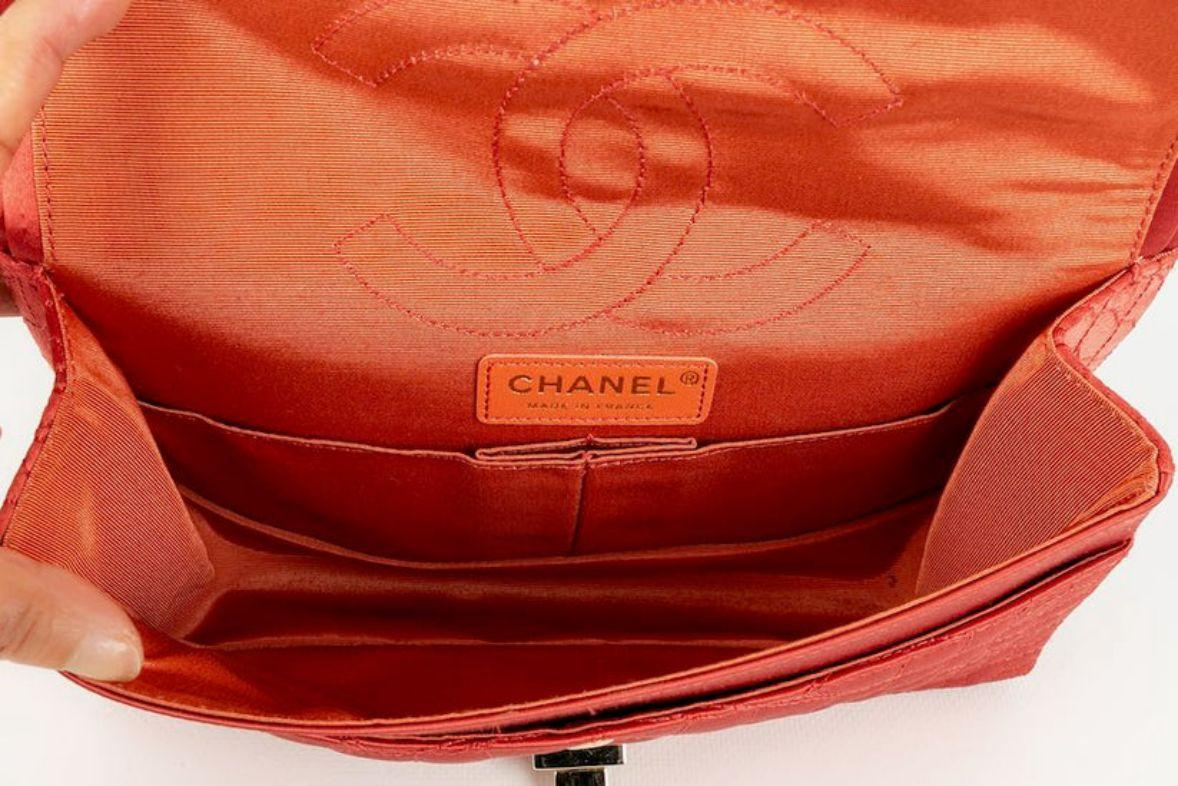 Collection de sacs en soie rouge 2.55 de Chanel, 2008/2009 en vente 6