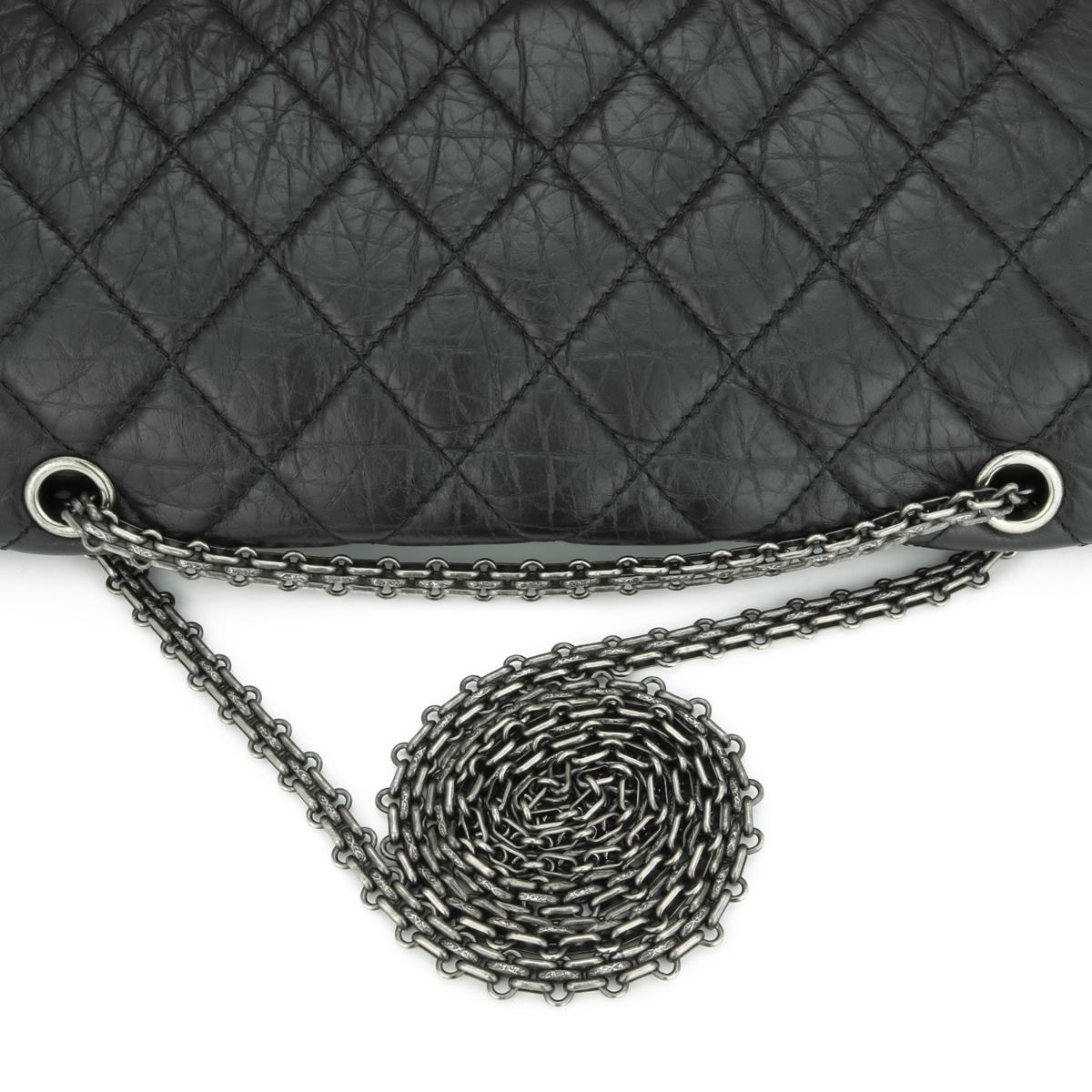CHANEL 2.55 Reissue 227 Flap Bag Black Aged Calfskin Ruthenium Hardware 2014 For Sale 7