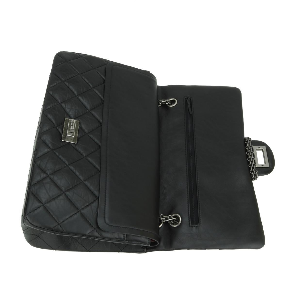 CHANEL 2.55 Reissue 227 Flap Bag Black Aged Calfskin Ruthenium Hardware 2014 For Sale 8