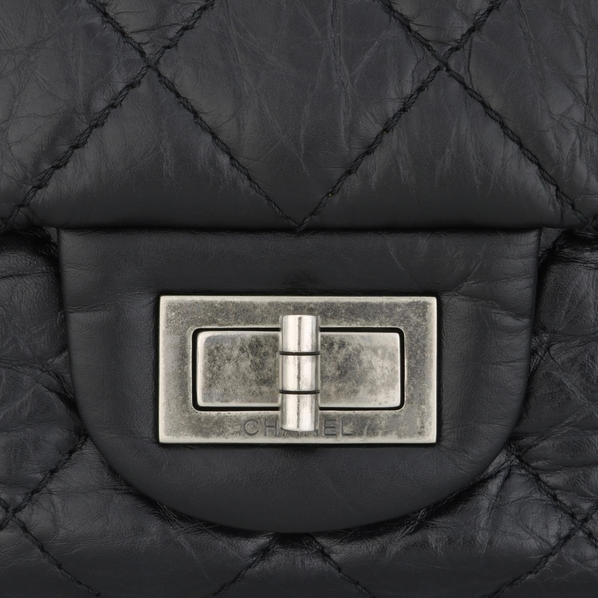 CHANEL 2.55 Reissue 227 Flap Bag Black Aged Calfskin Ruthenium Hardware 2014 In Good Condition For Sale In Huddersfield, GB