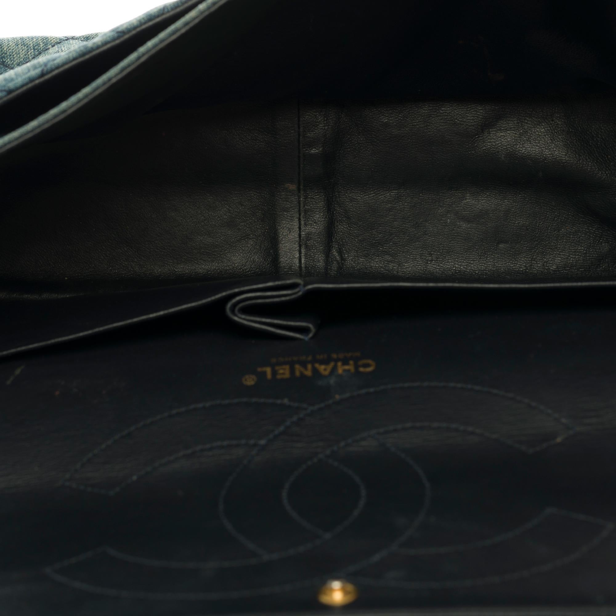 Chanel 2.55 Reissue 227 handbag in blue quilted denim with bronze hardware In Good Condition In Paris, IDF