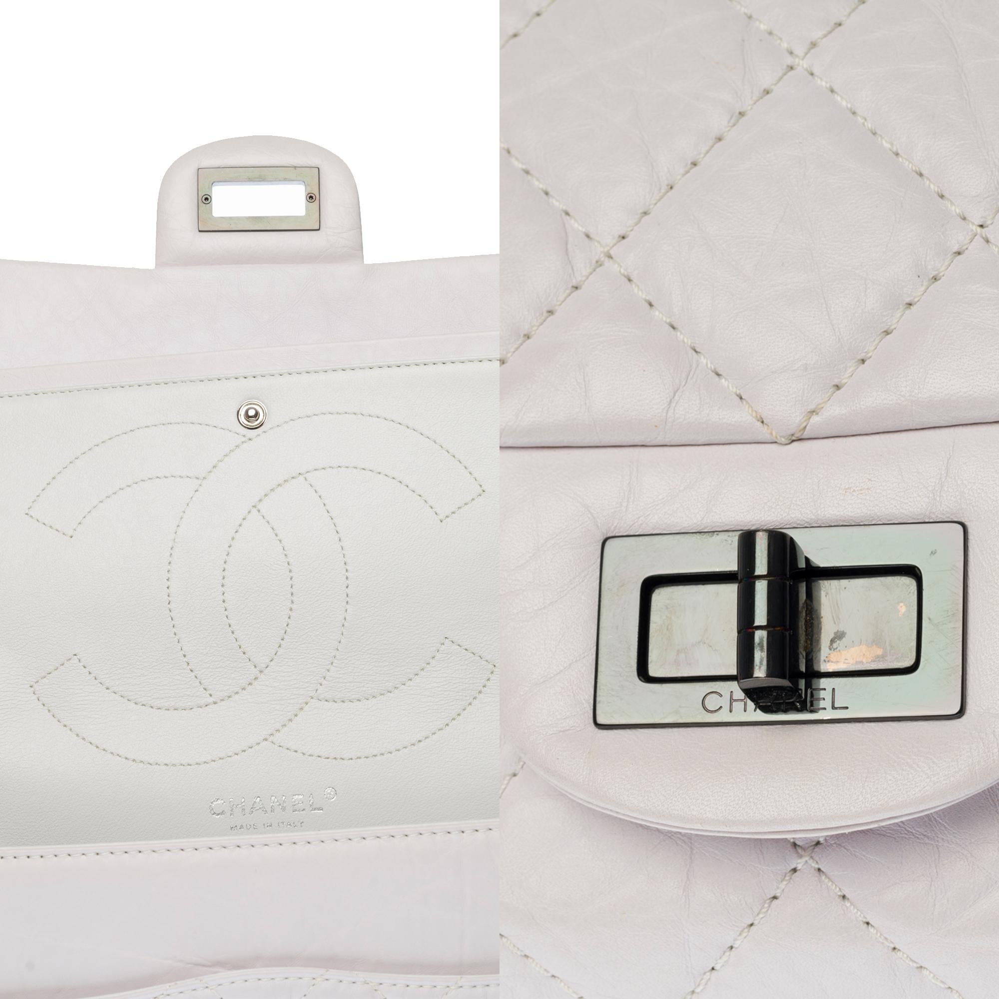 Women's Chanel 2.55 Reissue 227  shoulder bag in White quilted leather, black silver HW