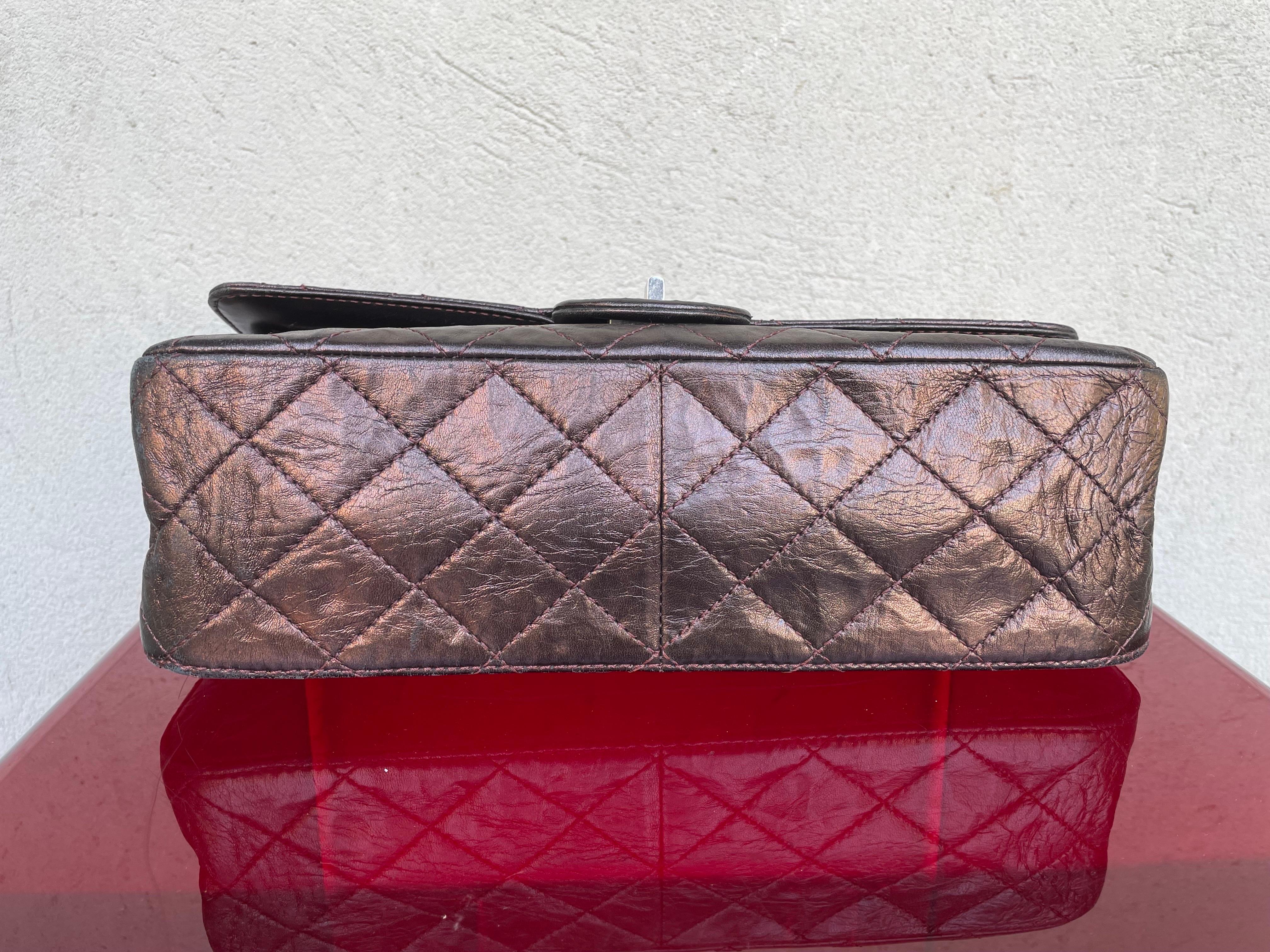 Chanel 2.55 Reissue bronze bag In Good Condition In Carnate, IT
