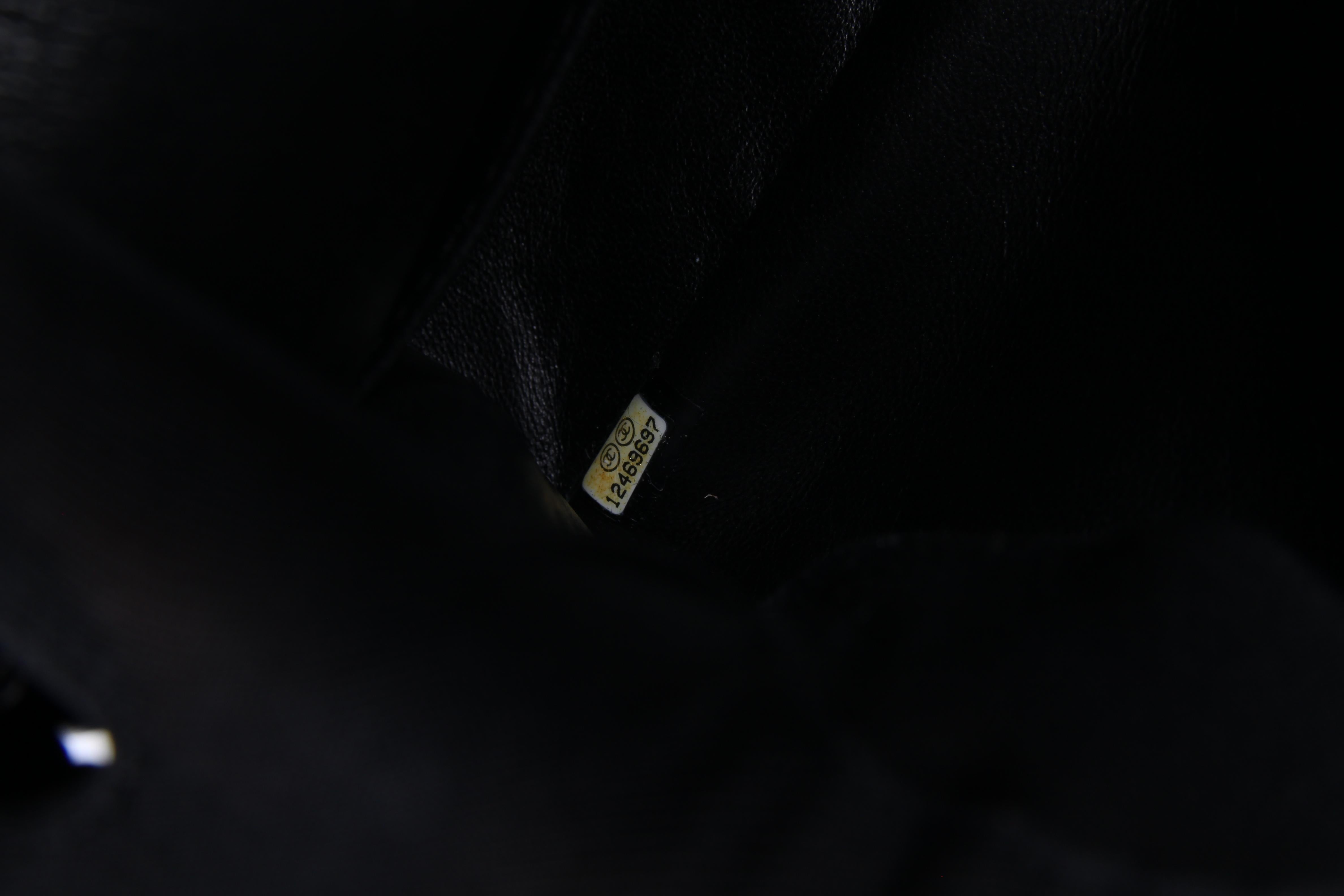 Chanel 2.55 Reissue Double Flap Bag with Mini Pochette - black For Sale 5