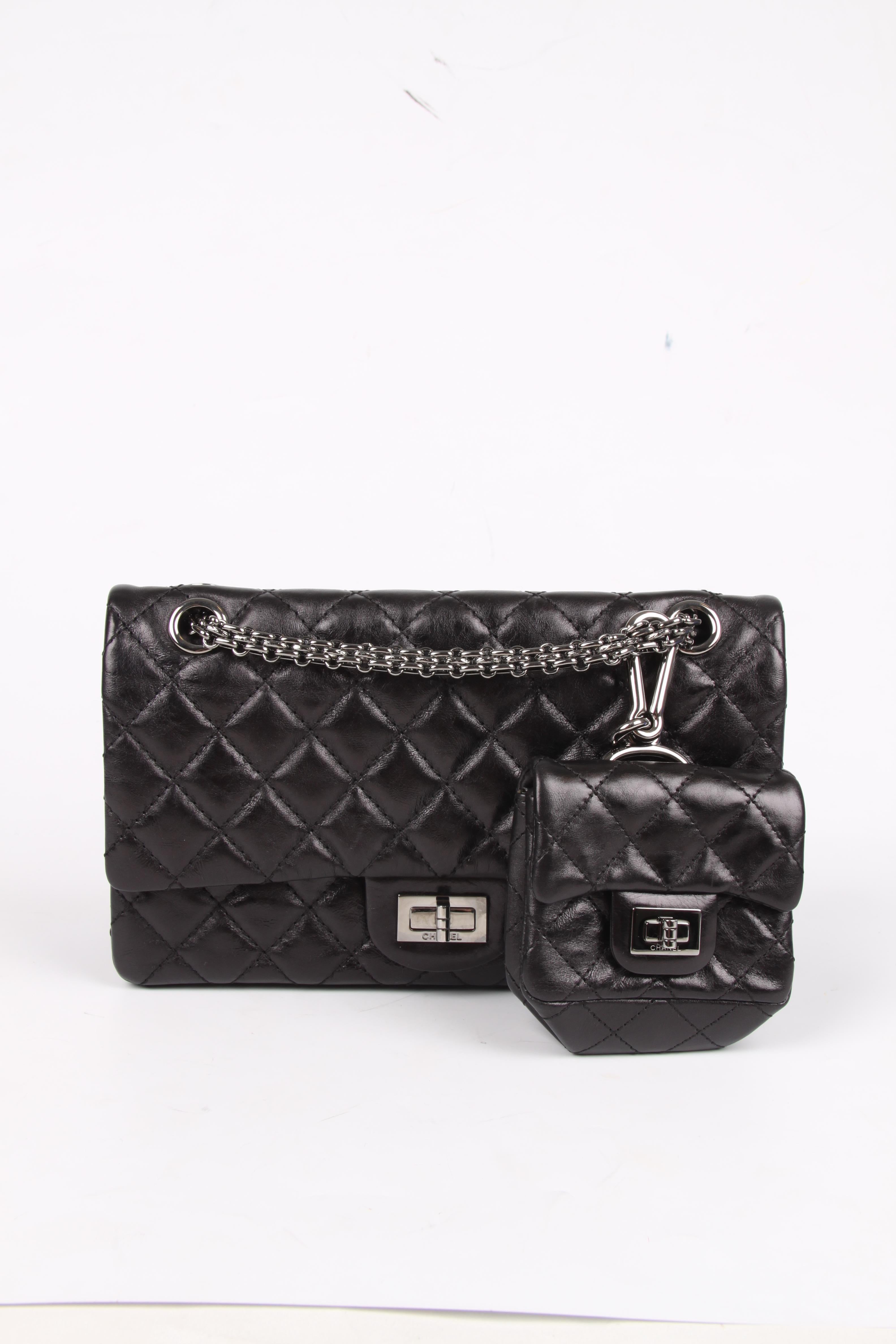 Black Chanel 2.55 Reissue Double Flap Bag with Mini Pochette - black For Sale