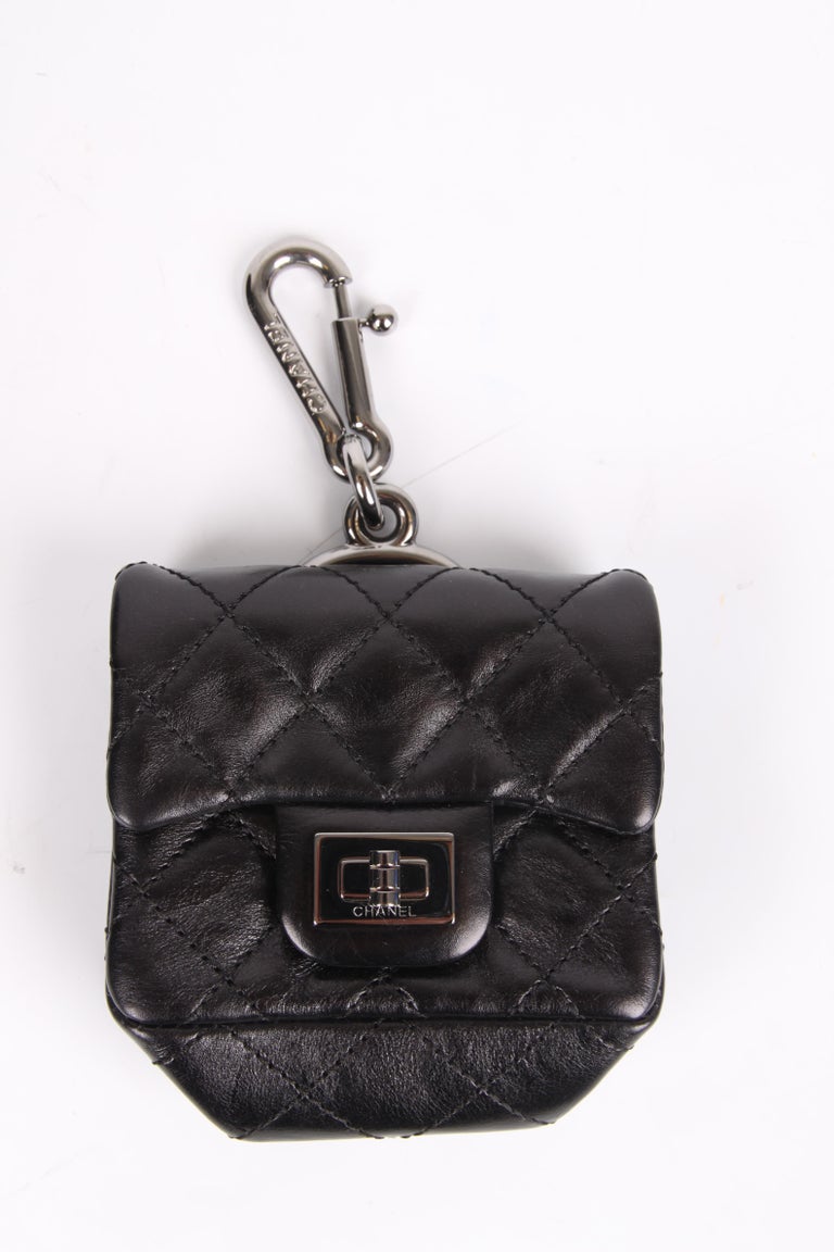 Chanel 2.55 Reissue Double Flap Bag with Mini Pochette - black For Sale at 1stdibs