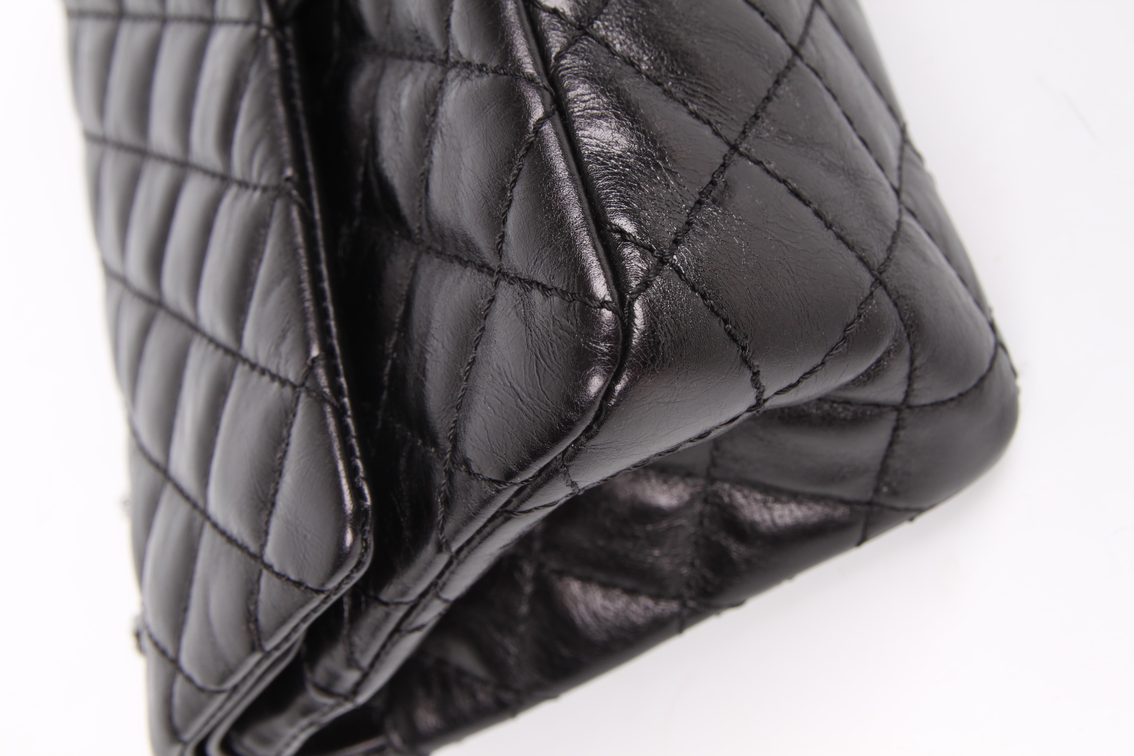 Chanel 2.55 Reissue Double Flap Bag with Mini Pochette - black For Sale 3