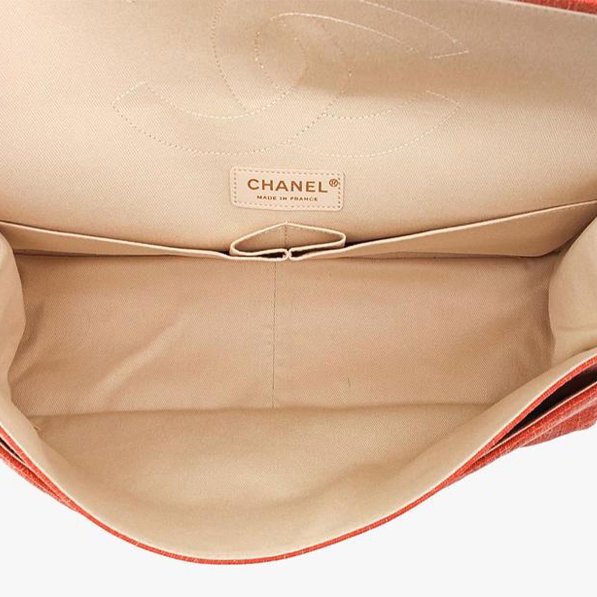 Women's or Men's Chanel 2.55 Reissue Double Flap Maxi Classic Limited Edition Red Pink Denim Bag For Sale