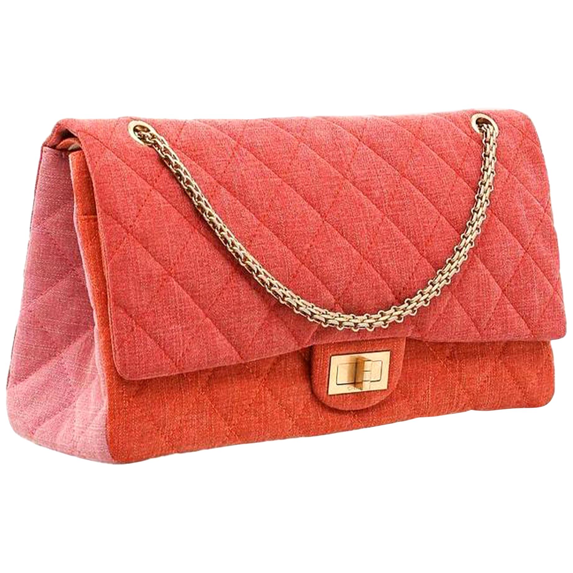 Orange Sac Chanel 2.55 Maxi Classic à double rabat en denim rose rouge en édition limitée en vente