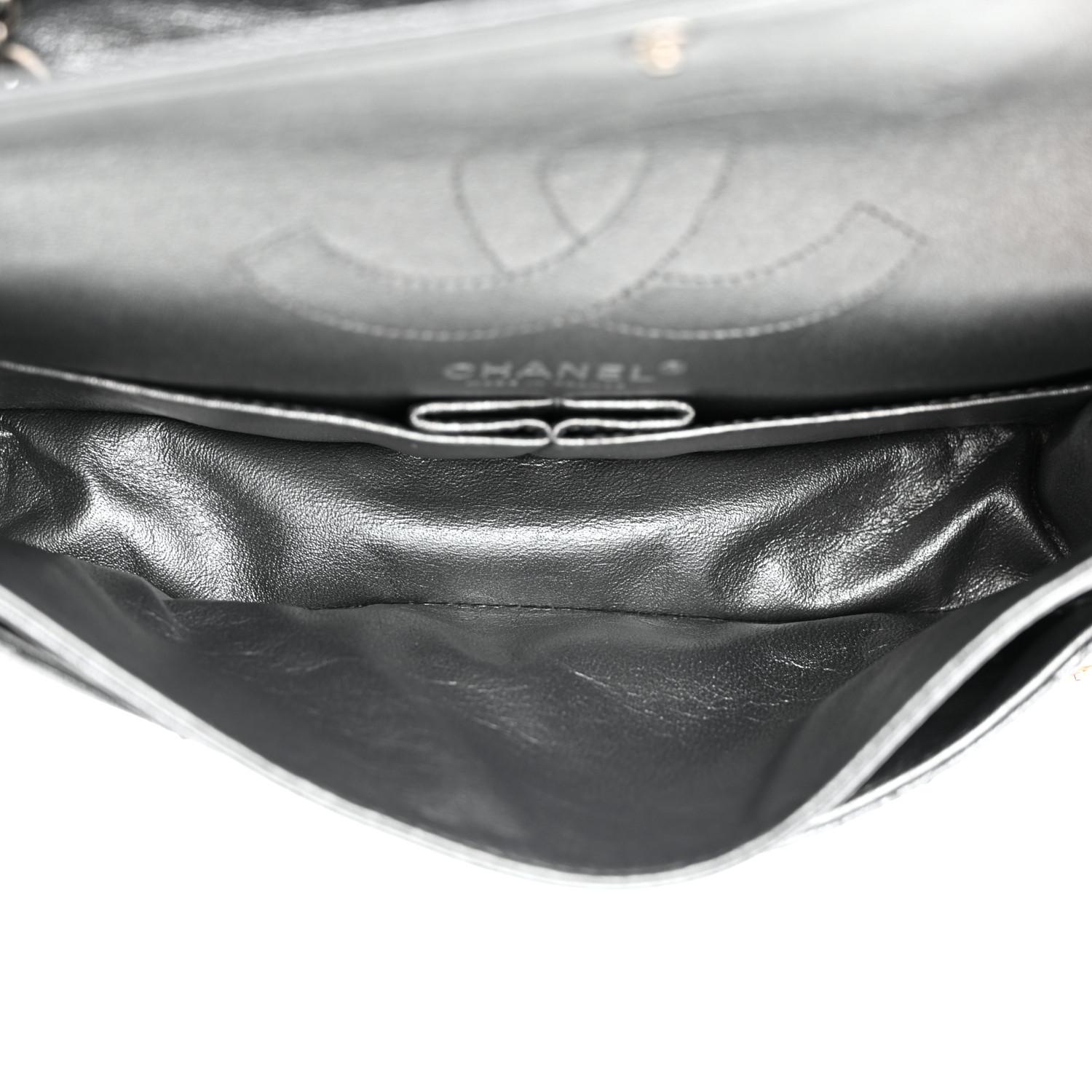 Chanel 2.55 Reissue Lucky Charms Tasche aus gestepptem gealtertem Kalbsleder mit silberner Klappe und Diamanten im Angebot 1
