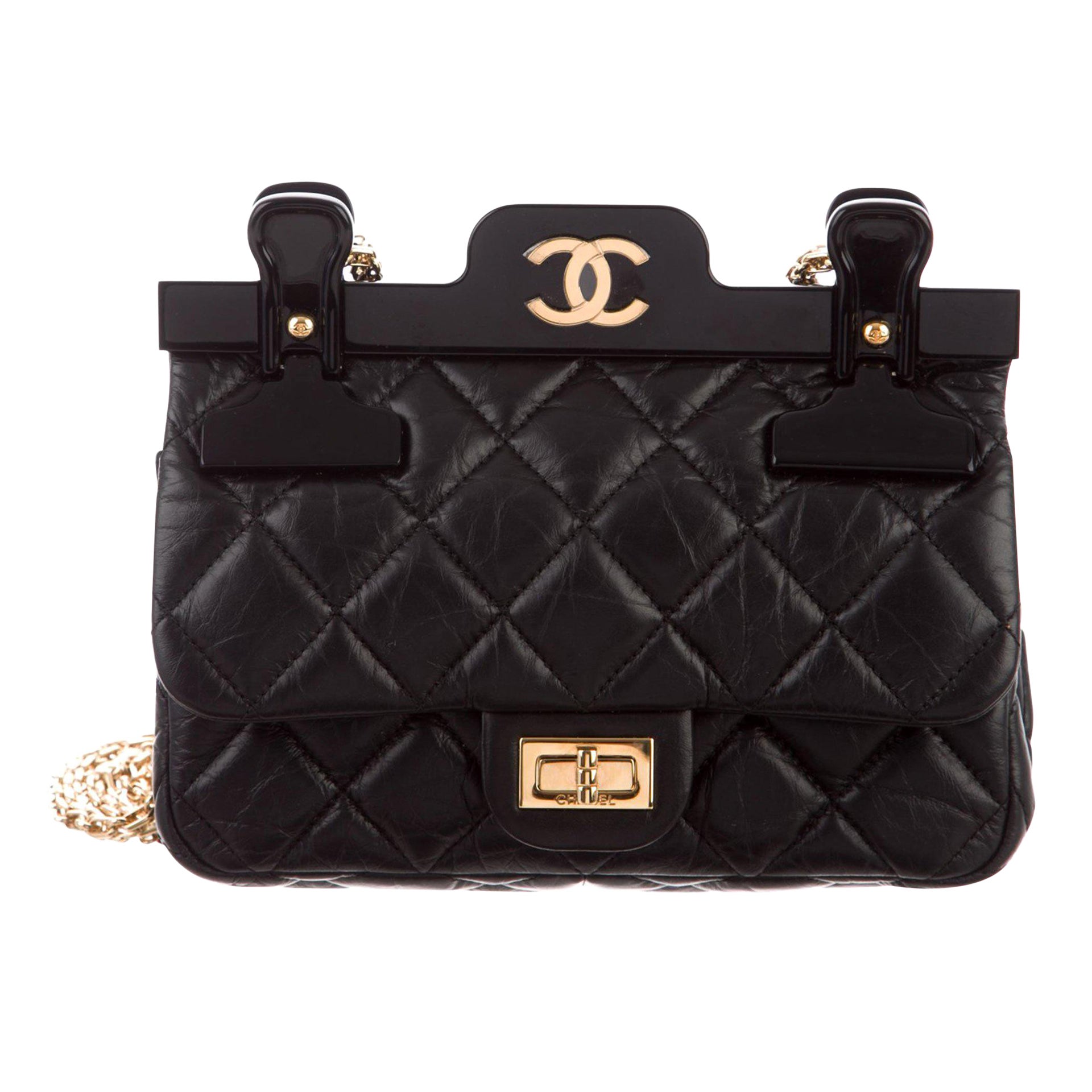 Chanel Classic Flap Hanger Small 2.55 Reissue Bag Edizione Limitata

2016
Hardware in tonalità oro
Chiusura a girello Mademoiselle
Pelle di vitello nera
Riedizione della catena classica
Dettaglio appendino con specchietto retrovisore
Tasca