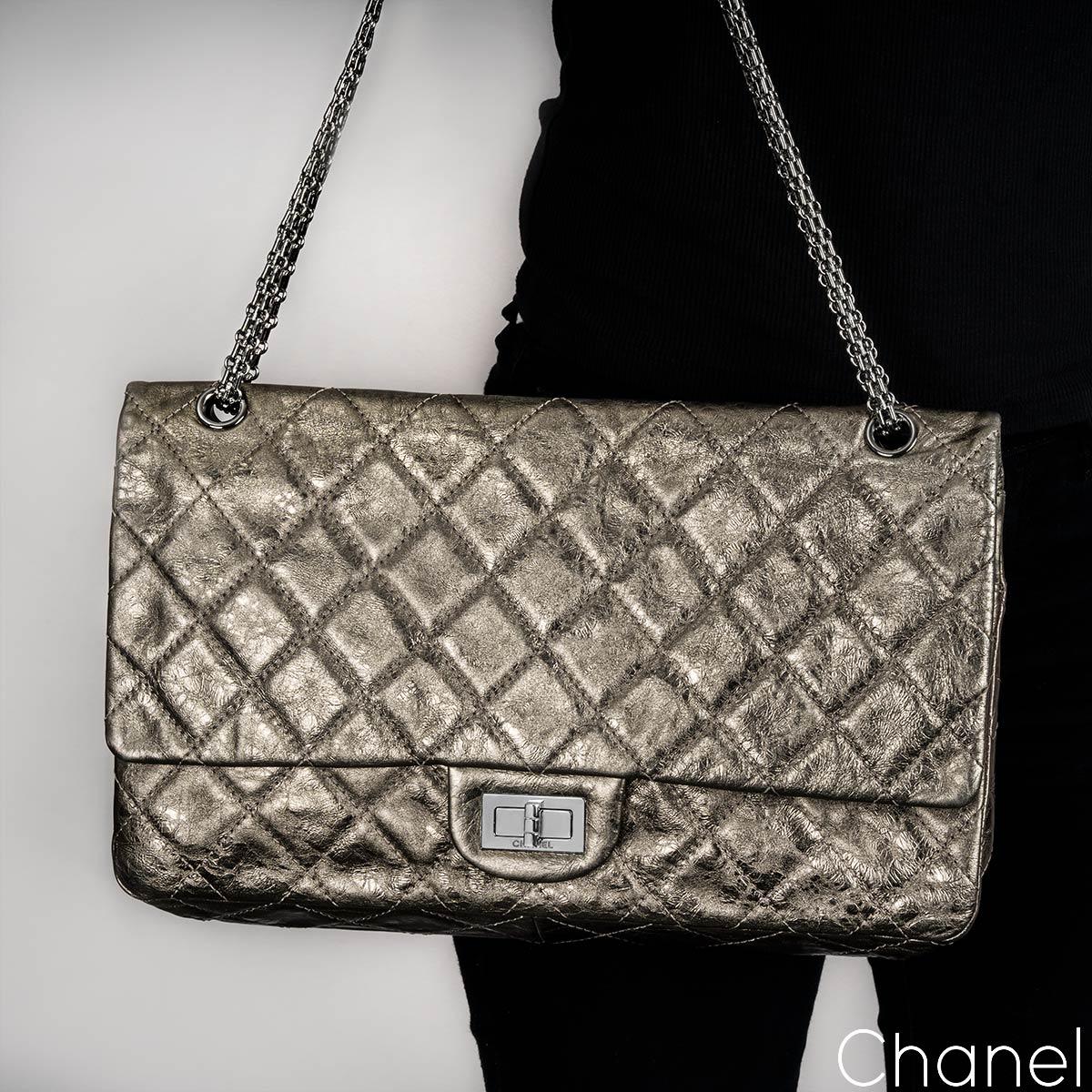 Chanel 2.55 réédition longue à double rabat en vente 4