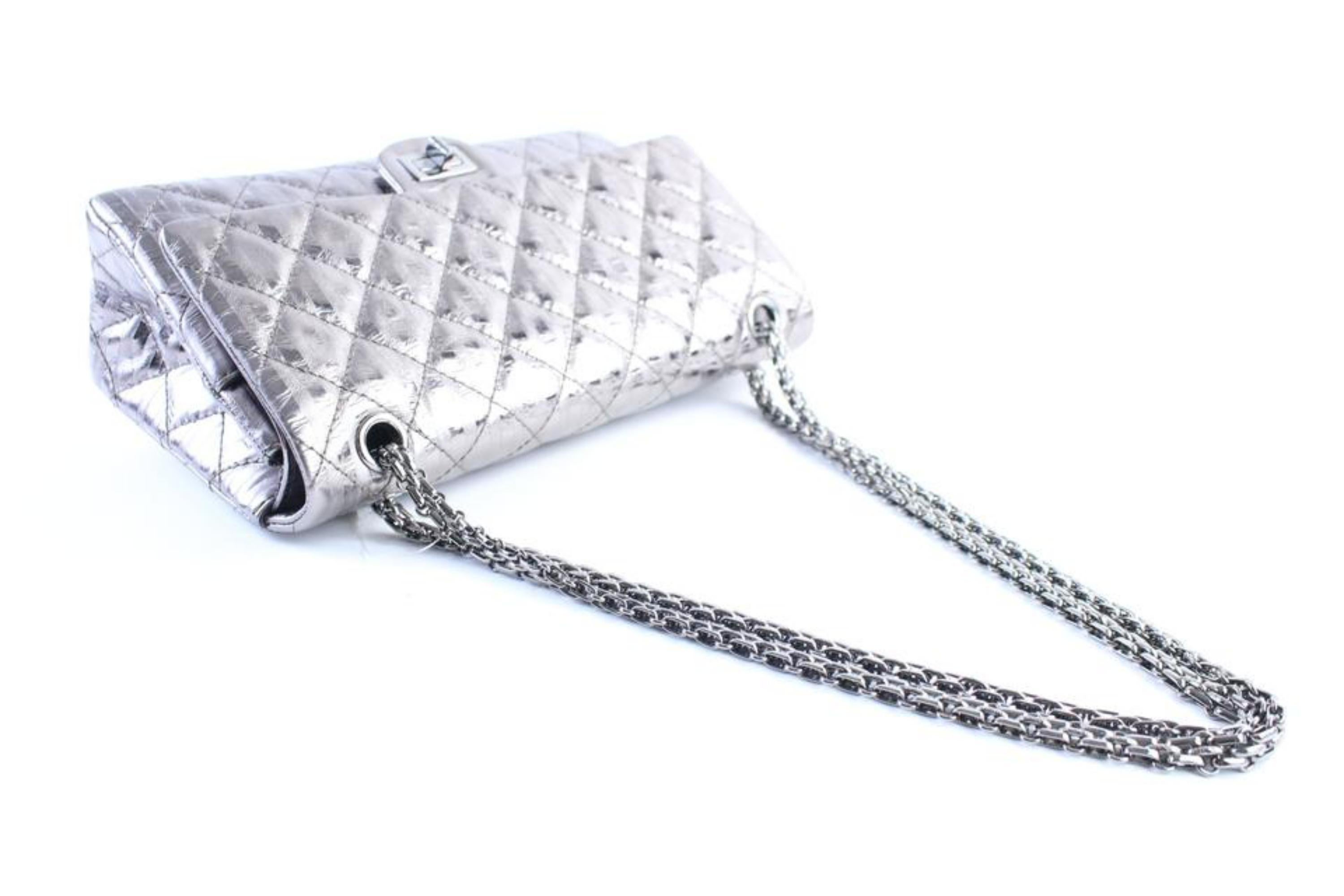 Women's Chanel 2.55 Reissue Metallic 227 Jumbo Flap 3cr0417 Gunmetal  Shoulder Bag For Sale