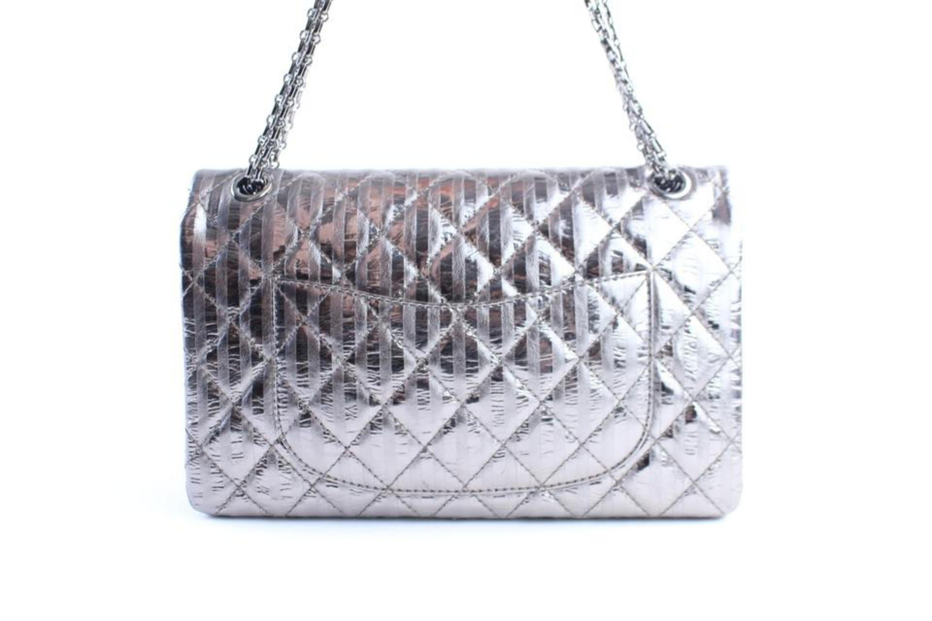 Chanel 2.55 Reissue Metallic 227 Jumbo Flap 3cr0417 Gunmetal  Shoulder Bag For Sale 2