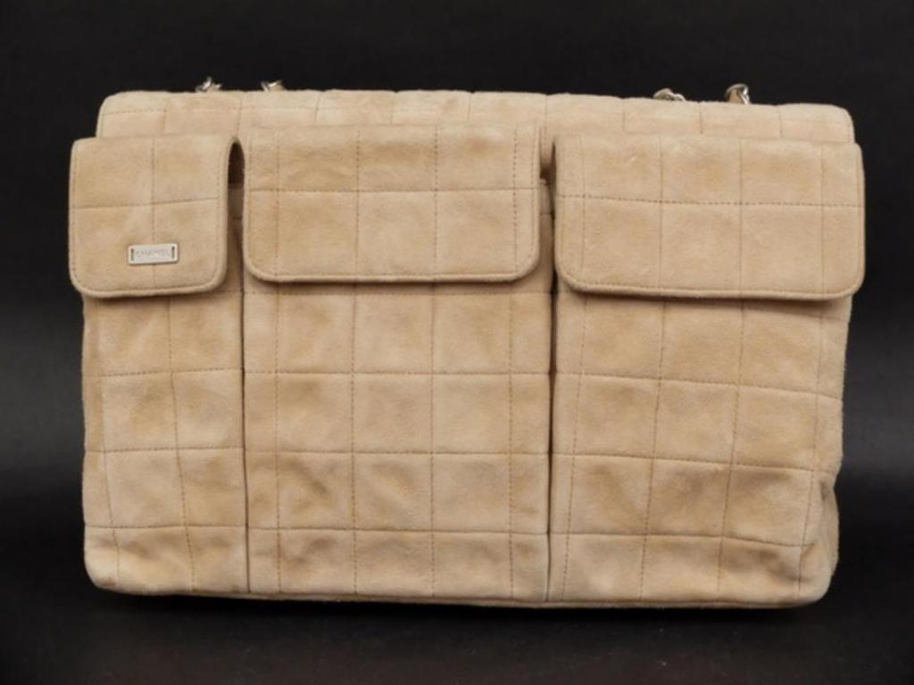 Chanel 2.55 Reissue Quilted Chocolate Bar Jumbo Flap 231371 Brown Shoulder Bag In Good Condition For Sale In Forest Hills, NY
