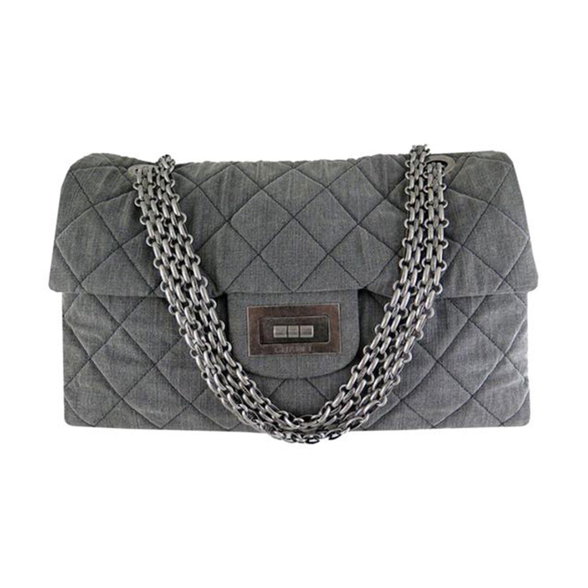 Gray Chanel 2.55 Reissue XXL Airlines Flap Travel Maxi Quilted Maxi Shoulder Bag For Sale