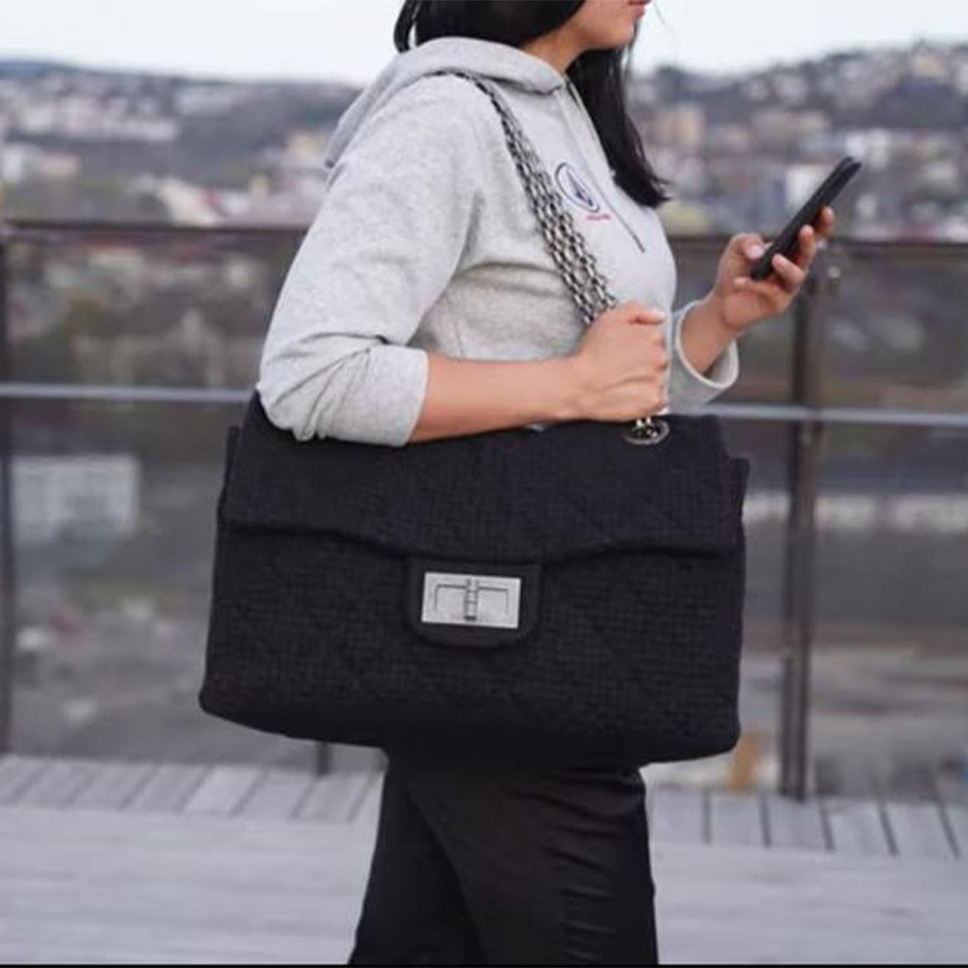 Chanel 2.55 Reissue XL Quilted Giant Maxi Jetsetter Black Tweed Shoulder Bag en vente 2