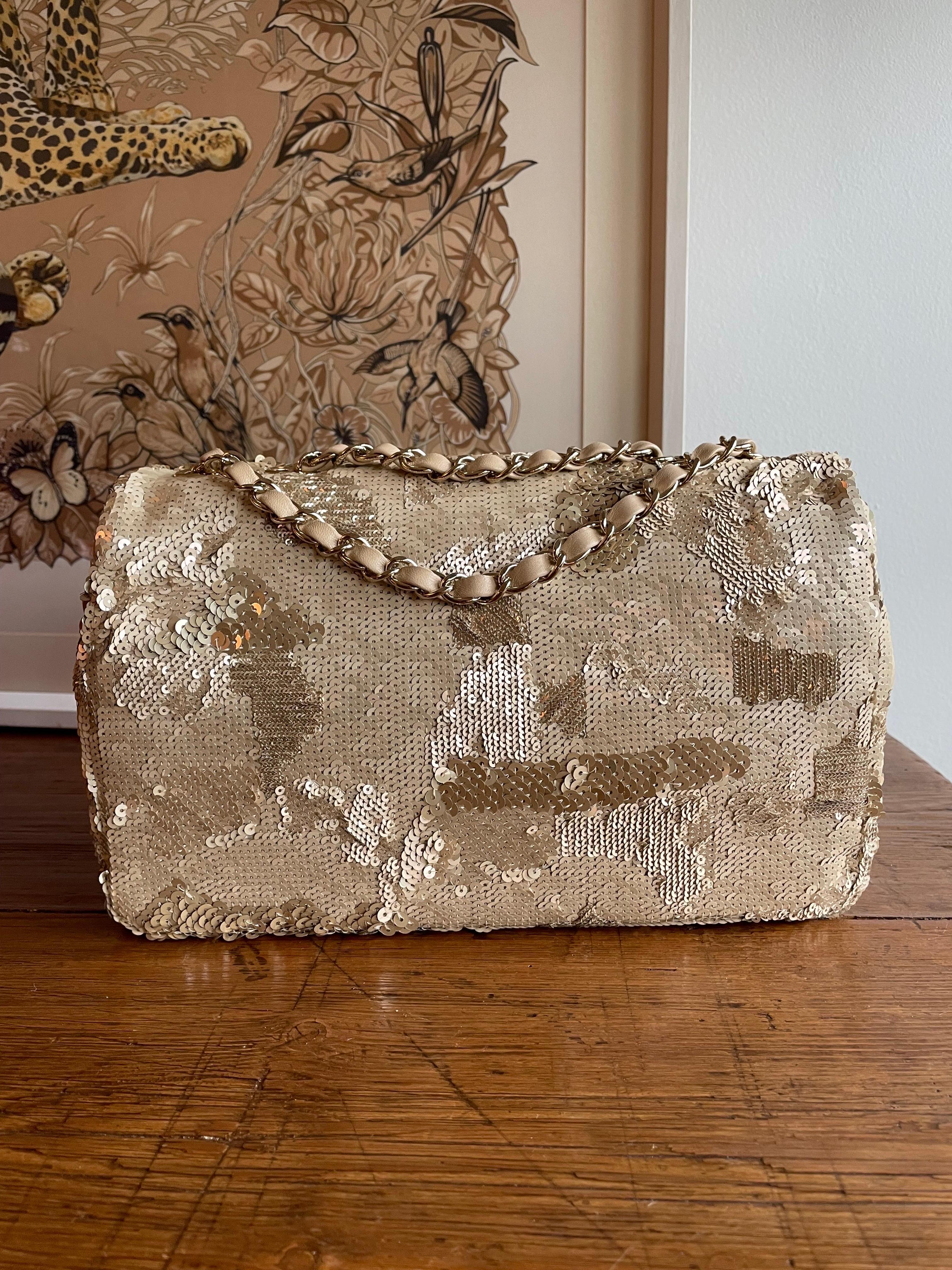 Chanel 2.55 Timeless bag with sequins. 1