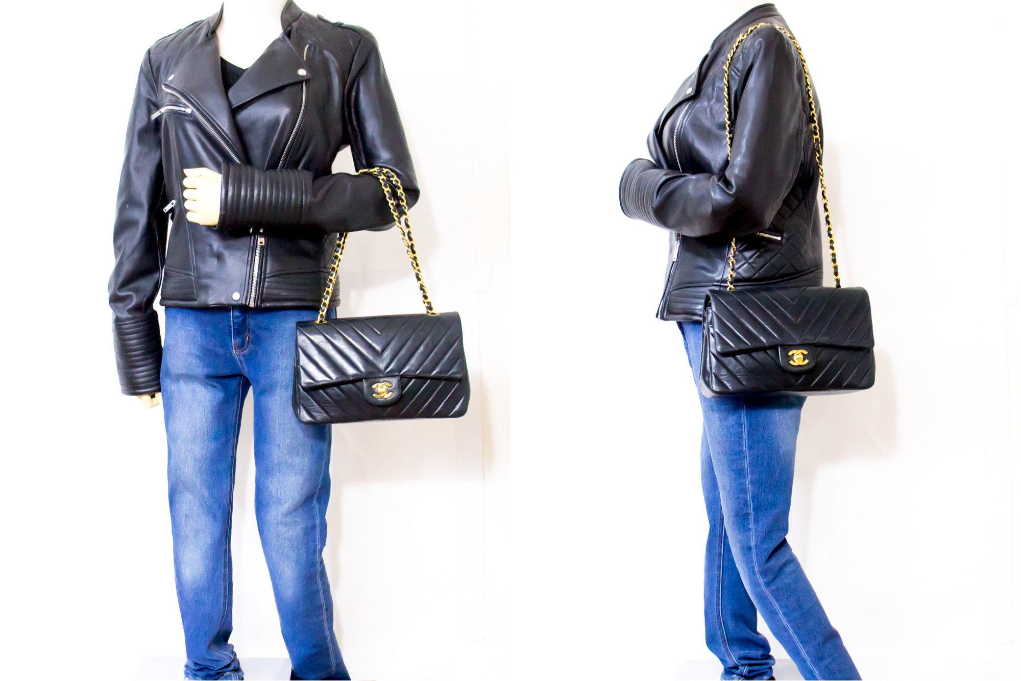 CHANEL 2,55 V-Stitch-Umhängetasche aus Lammfell mit doppelter Kette und Klappe im Angebot 6