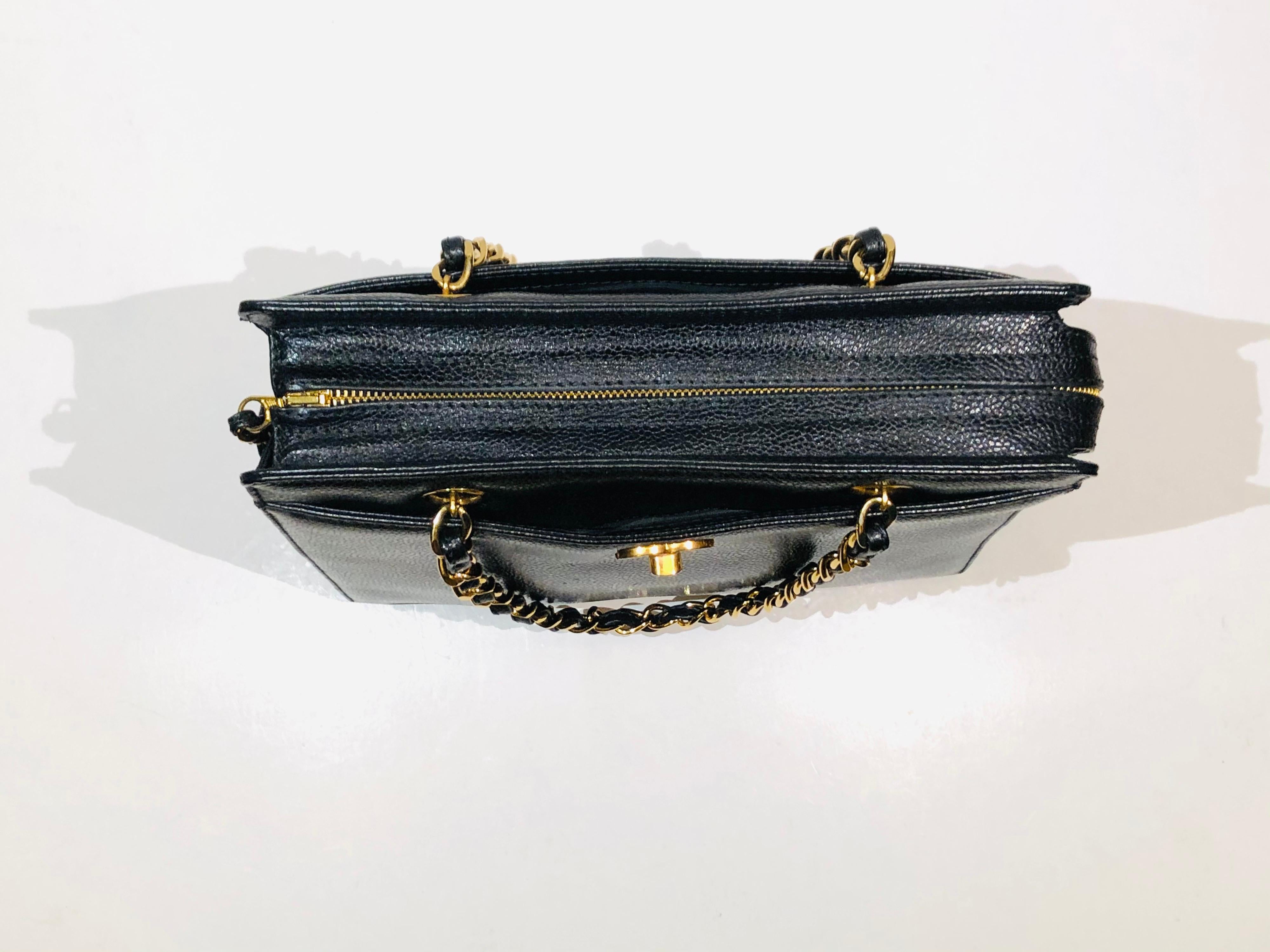 Women's or Men's Chanel 25cm black 
