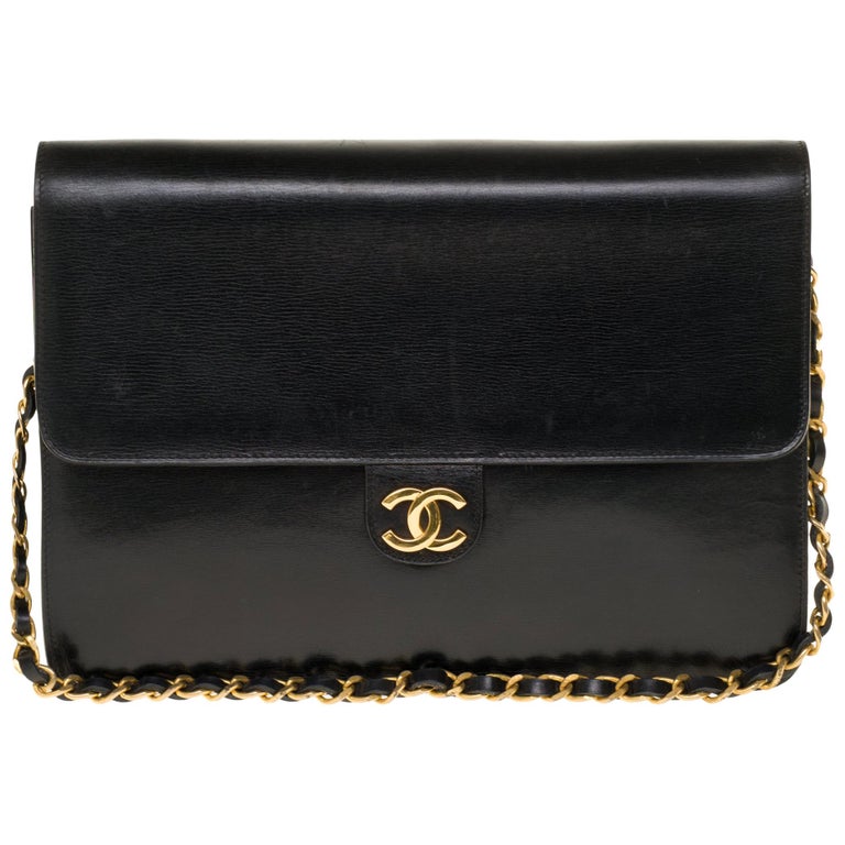 Chanel 25cm shoulder bag in black box calfskin leather and gold hardware at  1stDibs