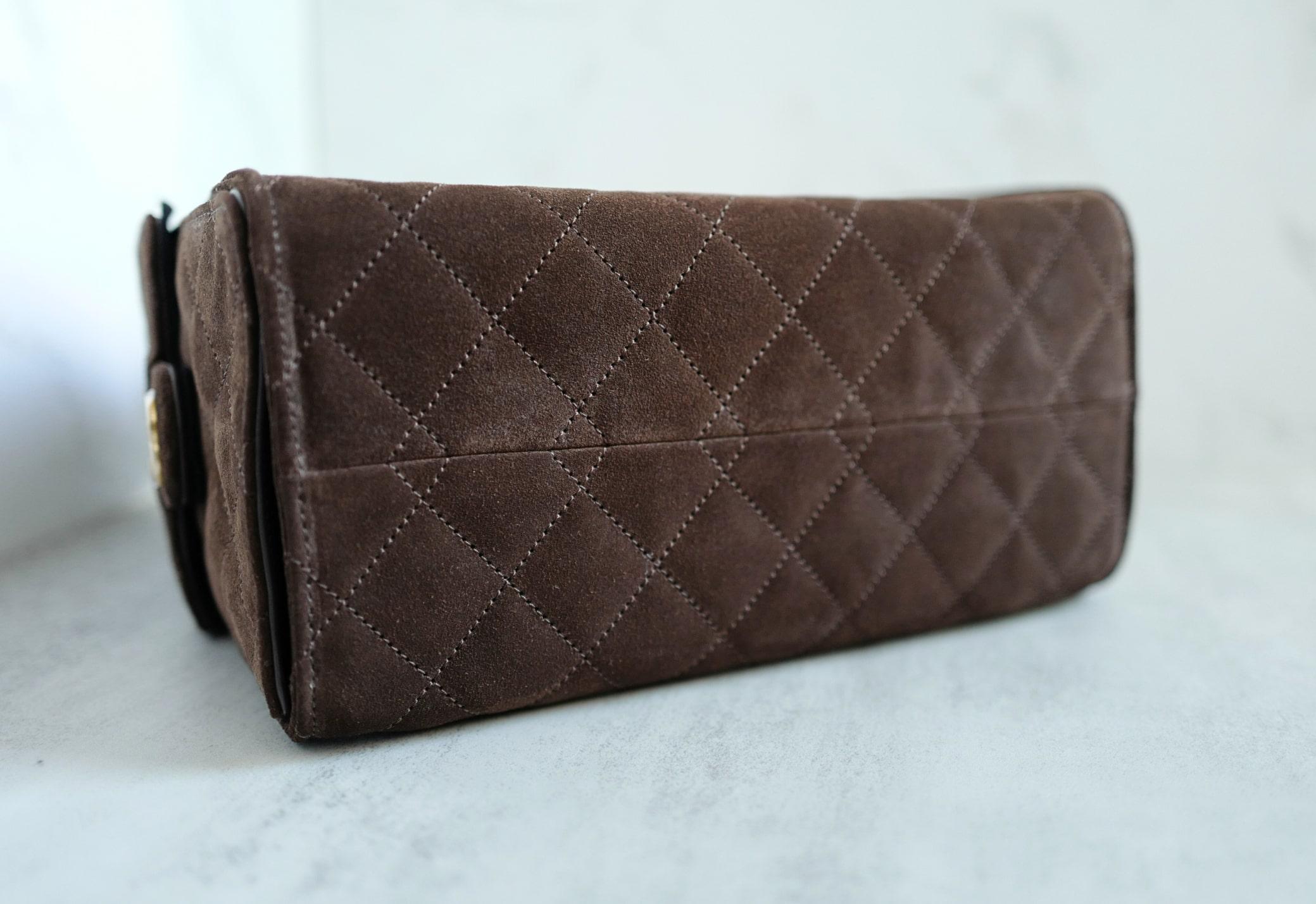 Chanel 25K Small Hobo Bag Dark Brown Suede with Gold Hardware en vente 9