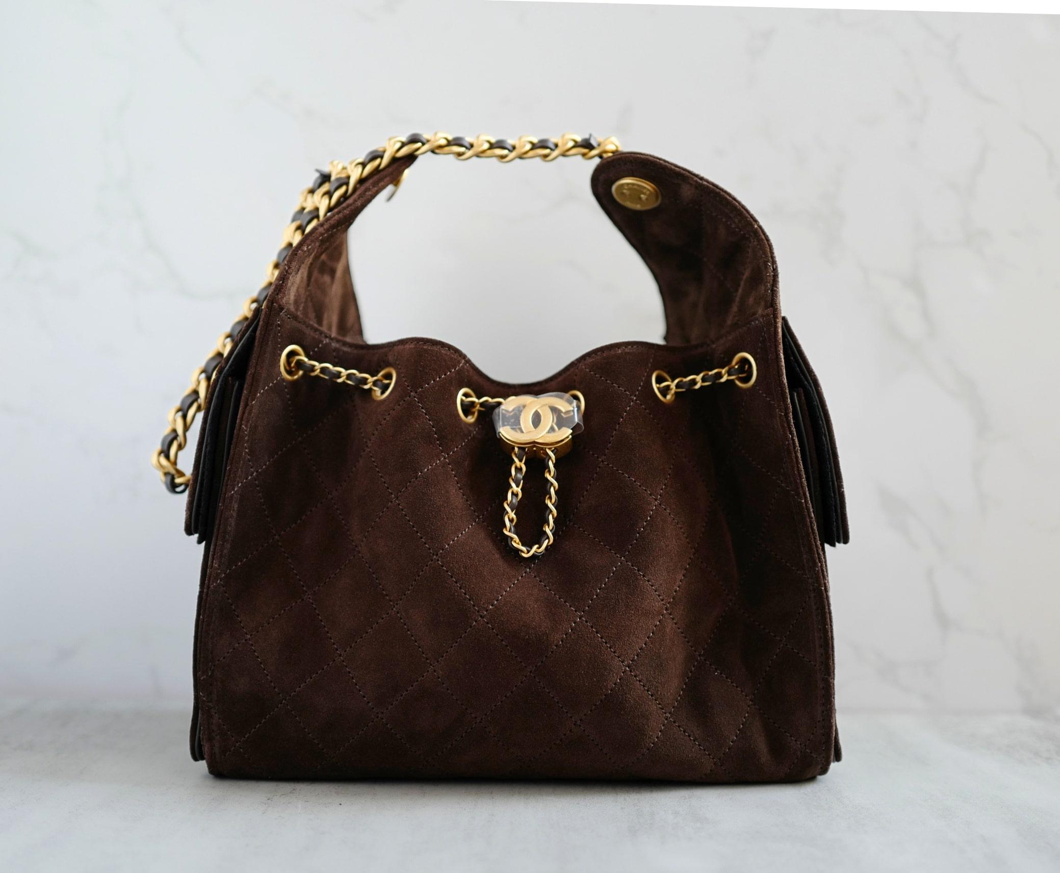 Chanel 25K Small Hobo Bag Dark Brown Suede with Gold Hardware en vente 11