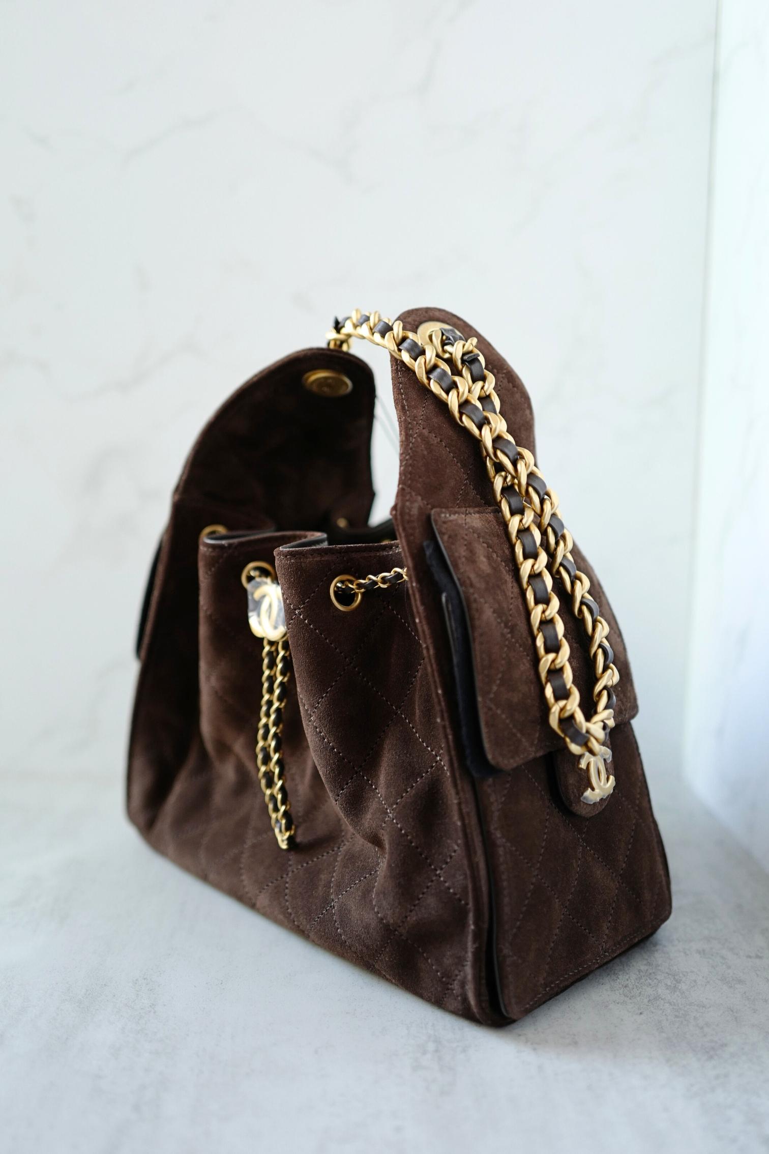 Chanel 25K Small Hobo Bag Dark Brown Suede with Gold Hardware en vente 14