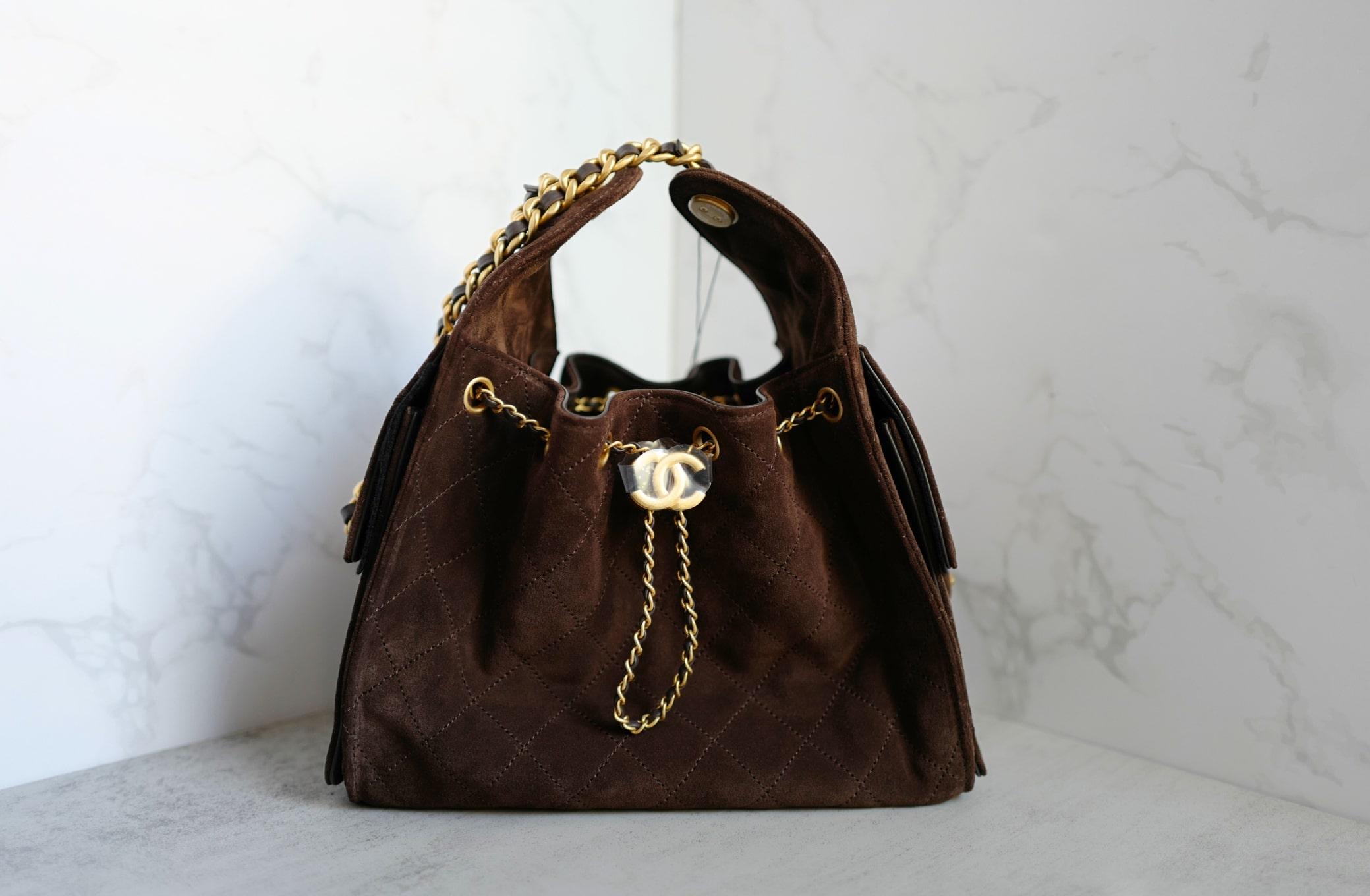 Chanel 25K Small Hobo Bag Dark Brown Suede with Gold Hardware en vente 15