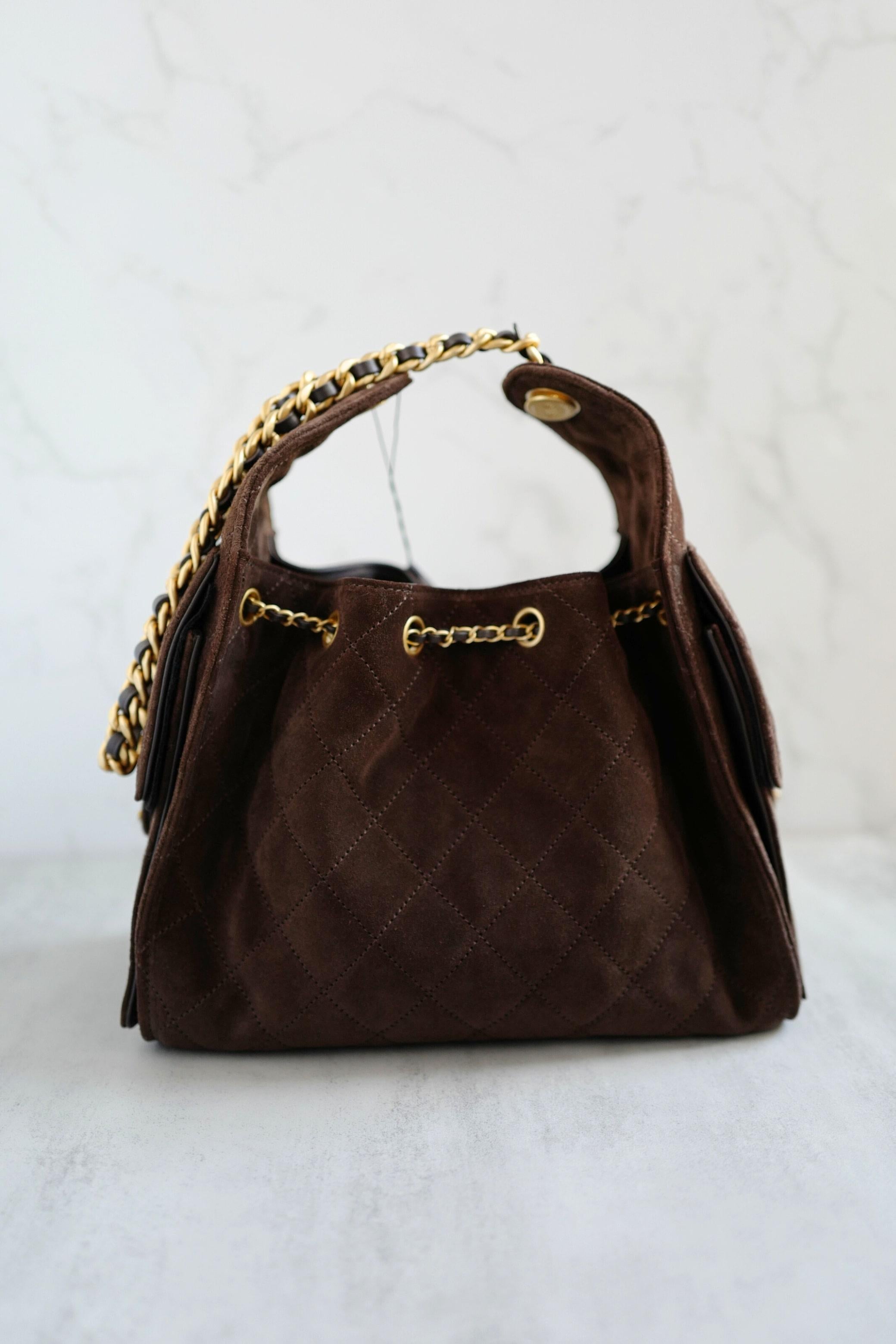 Noir Chanel 25K Small Hobo Bag Dark Brown Suede with Gold Hardware en vente